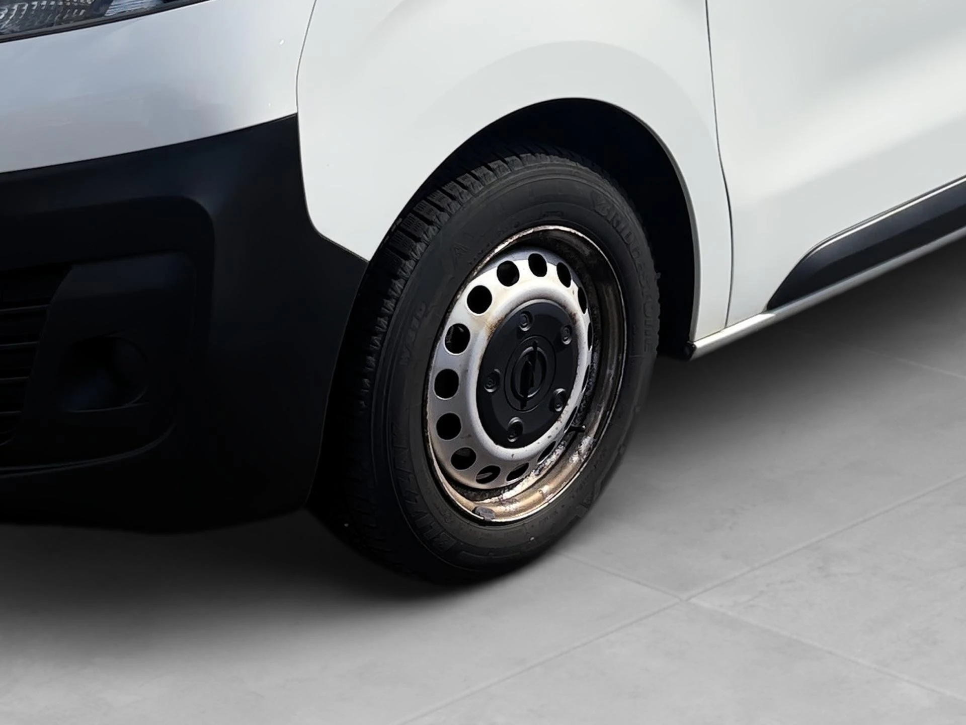 Opel-Vivaro-image-16