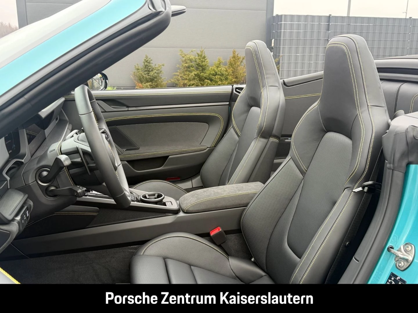 Porsche 911 992 Carrera 4 GTS Cabriolet Liftsystem-VA carrera