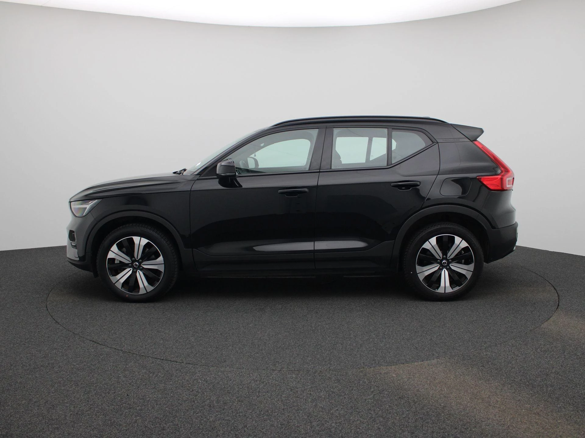 Volvo-XC40-image-3