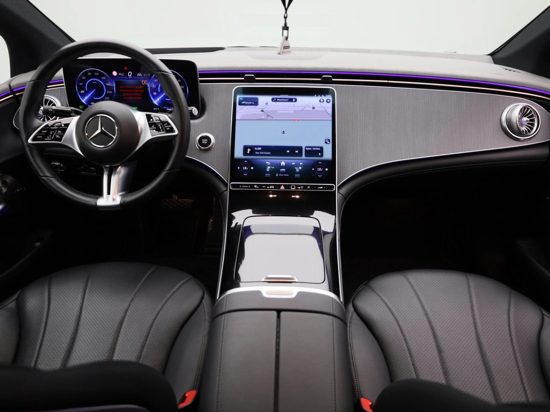 Mercedes-Benz-EQE-image-8