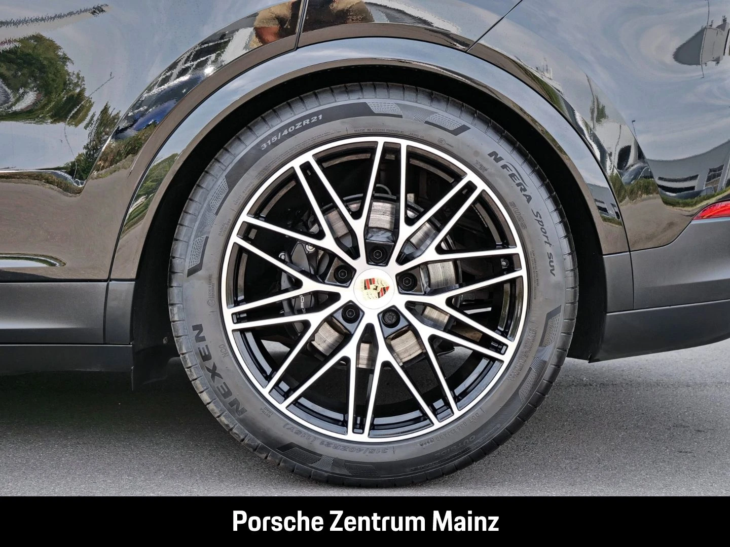 Porsche-Cayenne-image-12