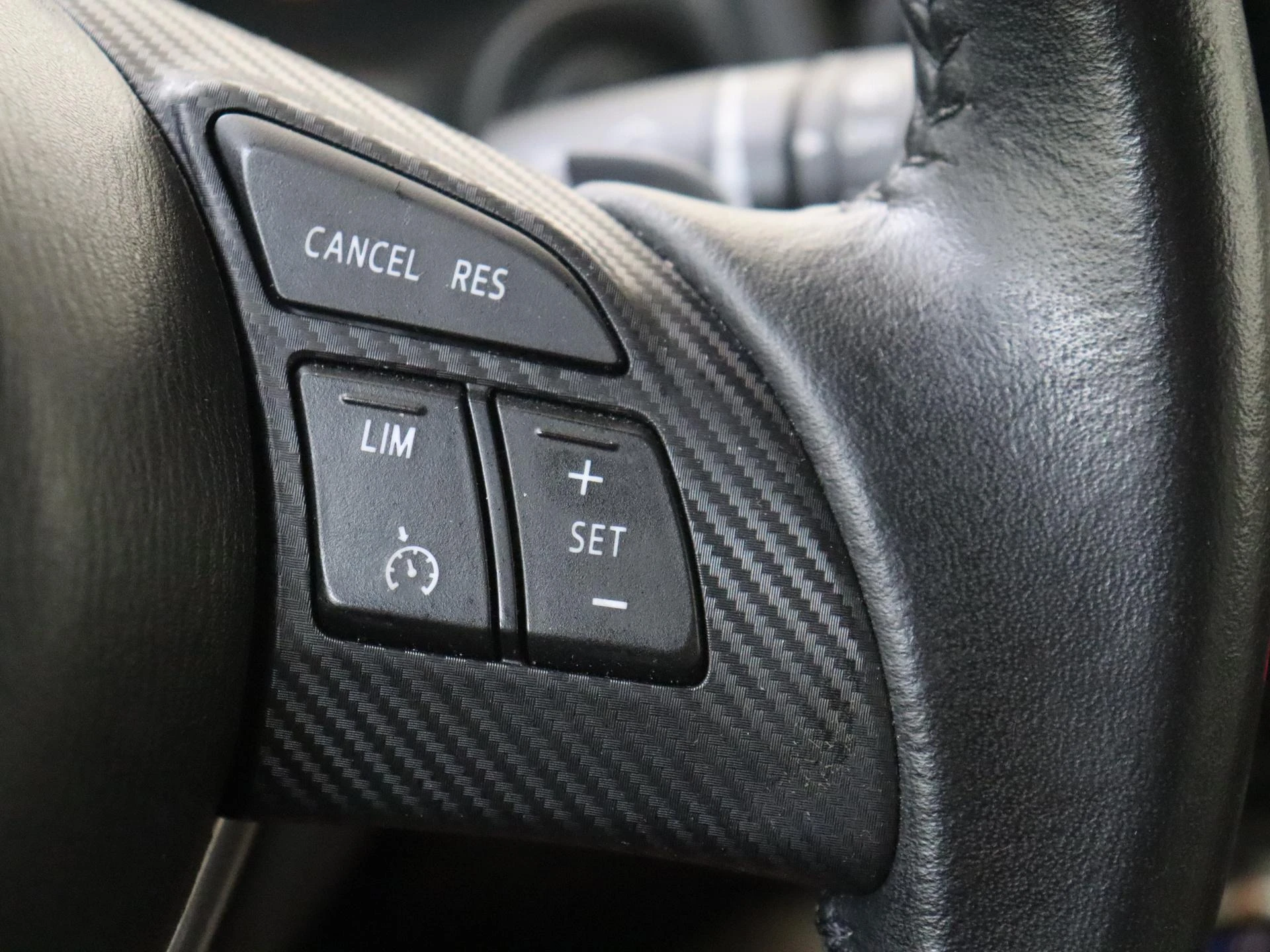 Mazda-2-image-15