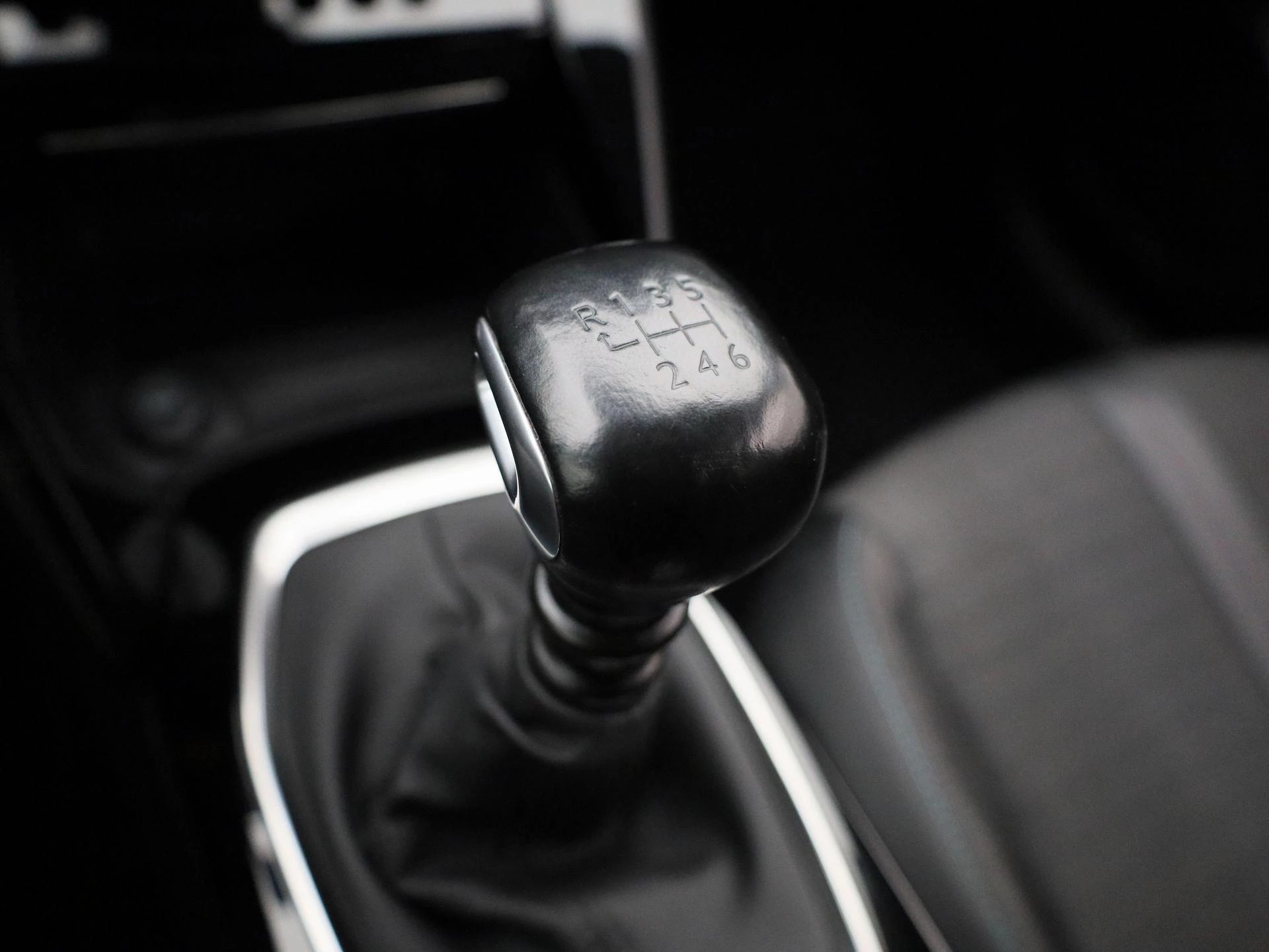Peugeot-208-image-29