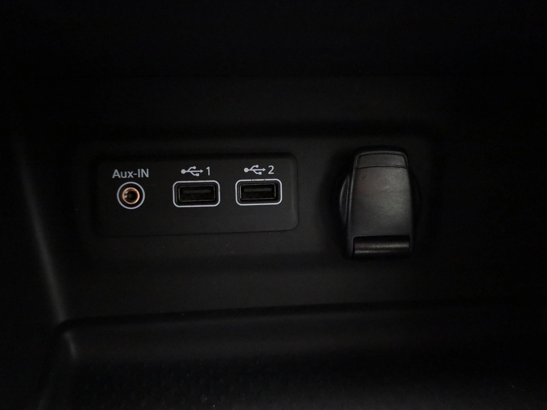 Renault-Megane E-Tech-image-25