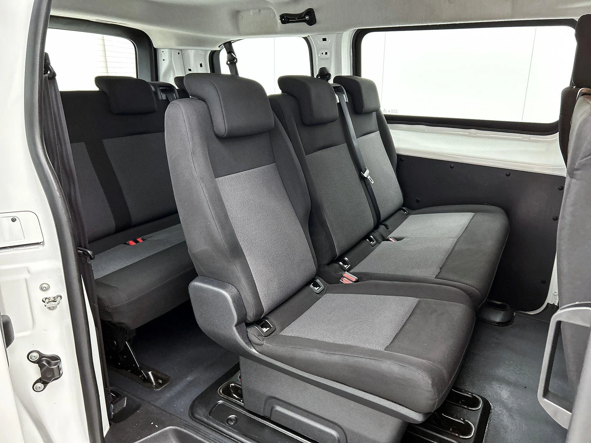 Opel-Vivaro-e-image-25