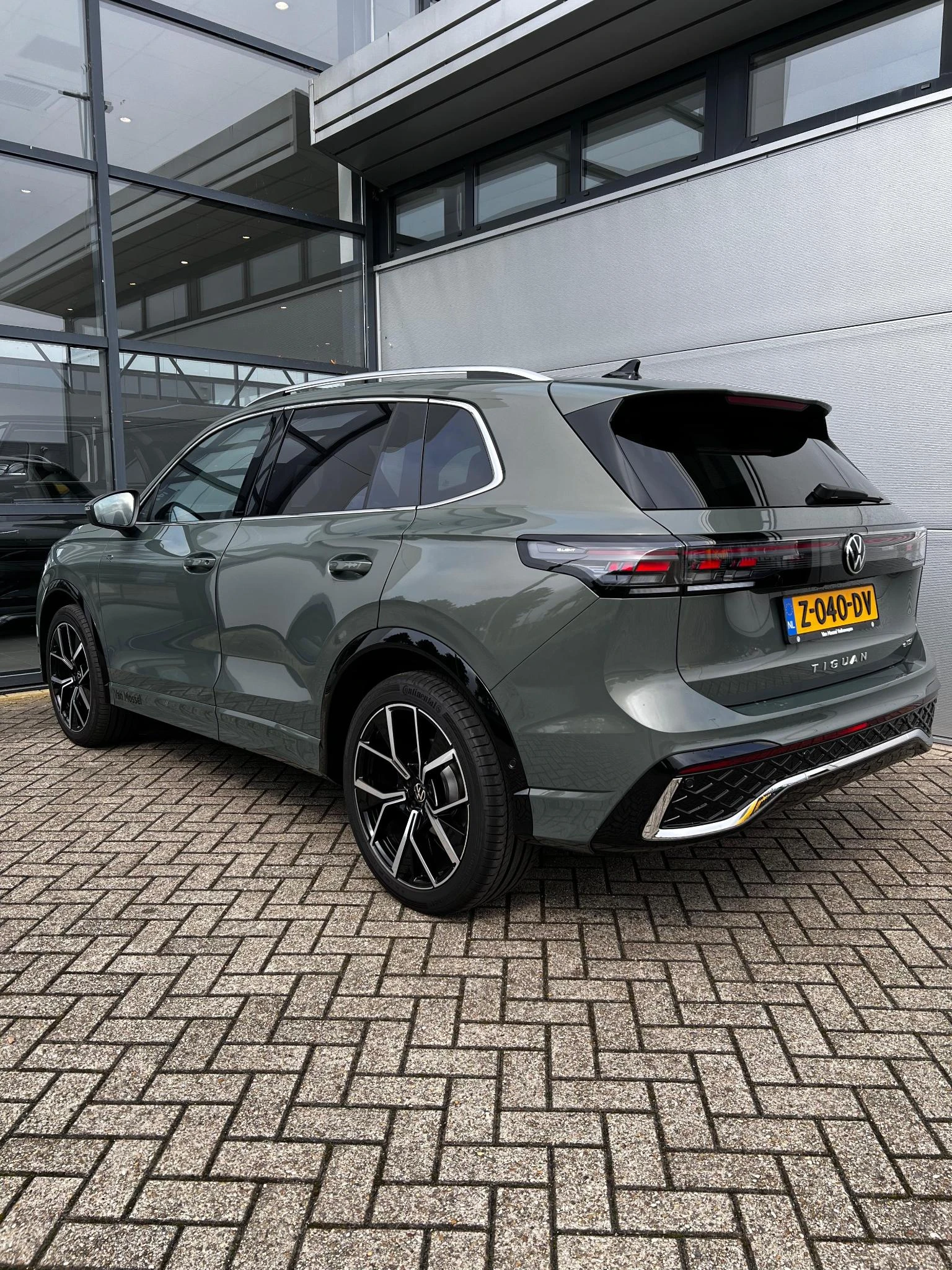 Volkswagen-Tiguan-image-1