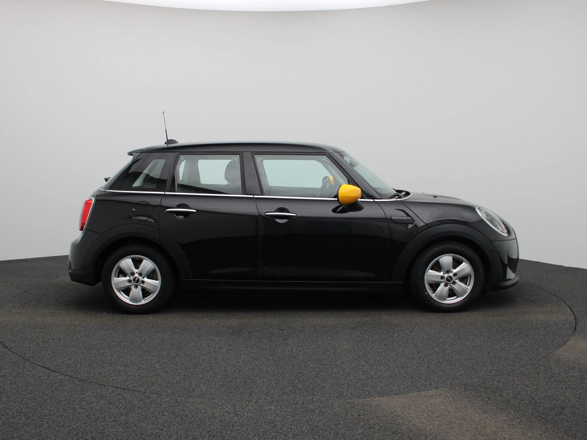 MINI-One-image-5
