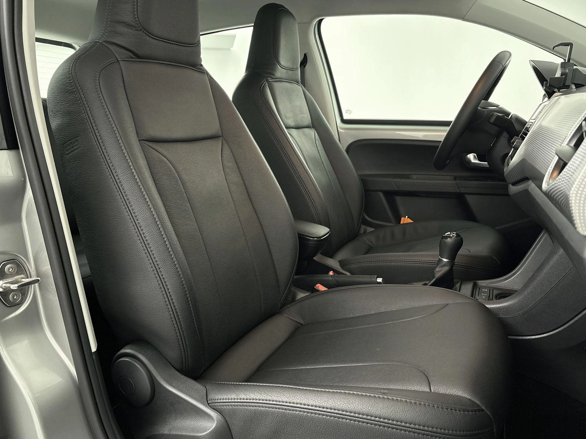 Volkswagen-up!-image-20