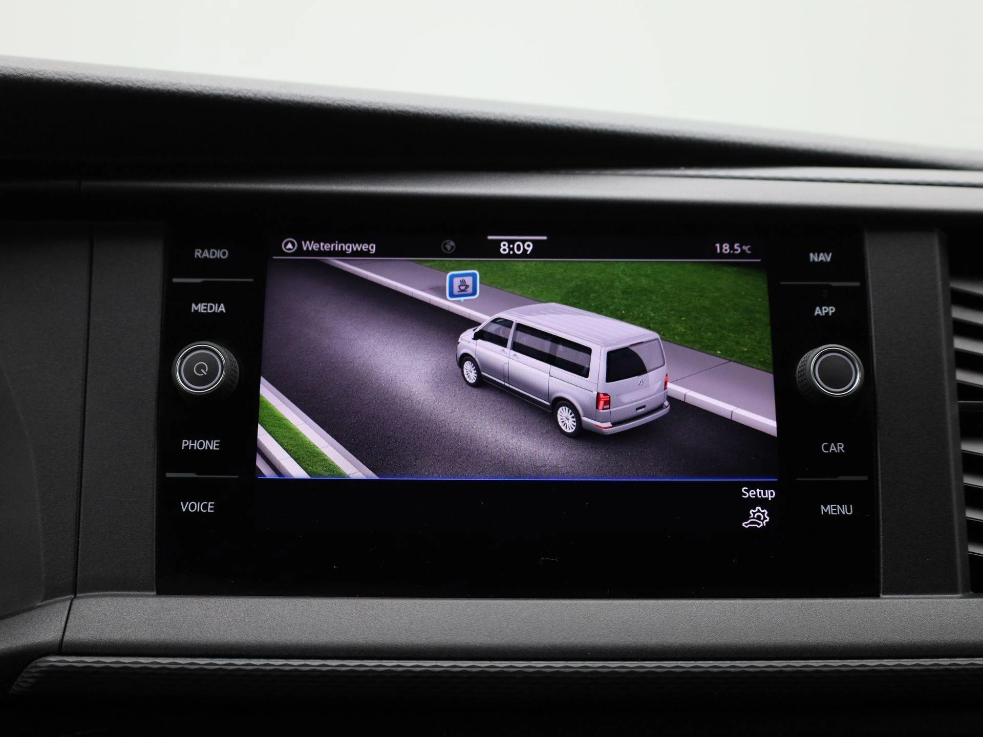 Volkswagen-Transporter-image-28