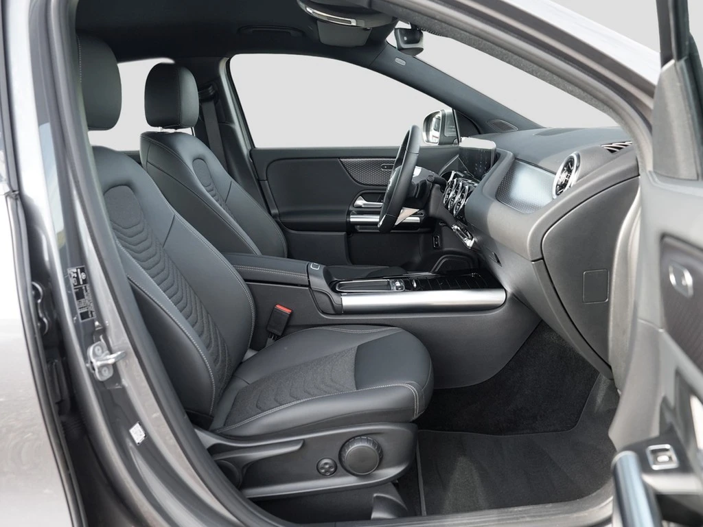 Mercedes-Benz-GLA-image-6
