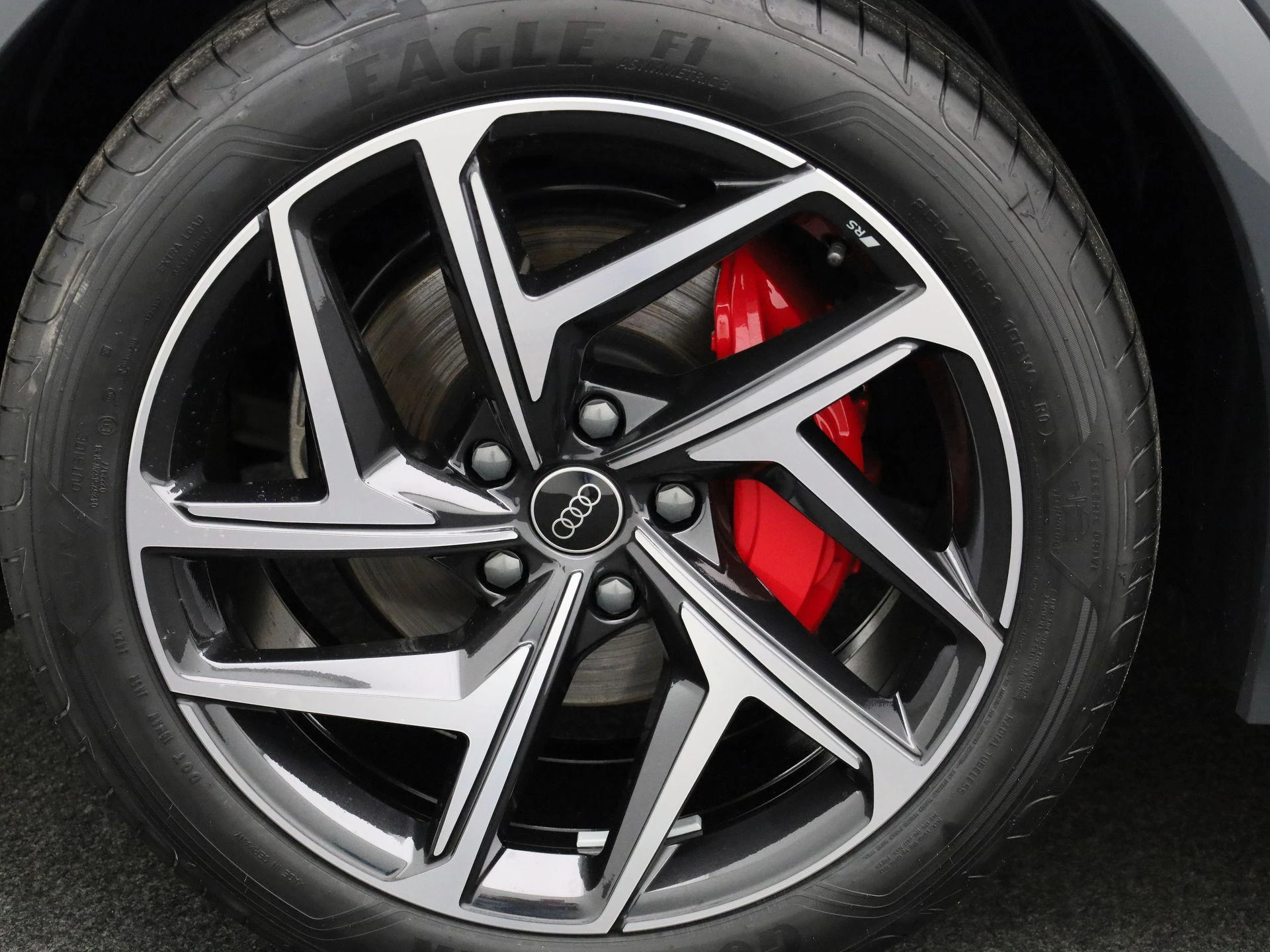 Audi-Q6 e-tron-image-15