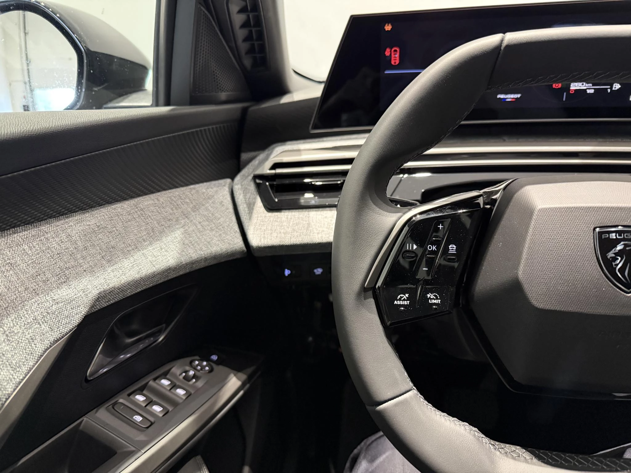 Peugeot 5008 Allure Plug-in HYbrid 195 e-DCS7
