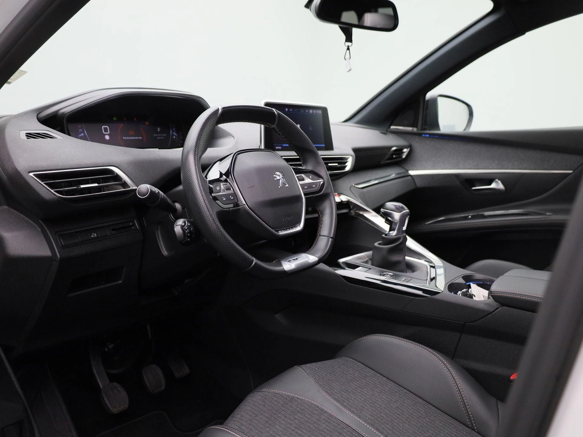 Peugeot-5008-image-33