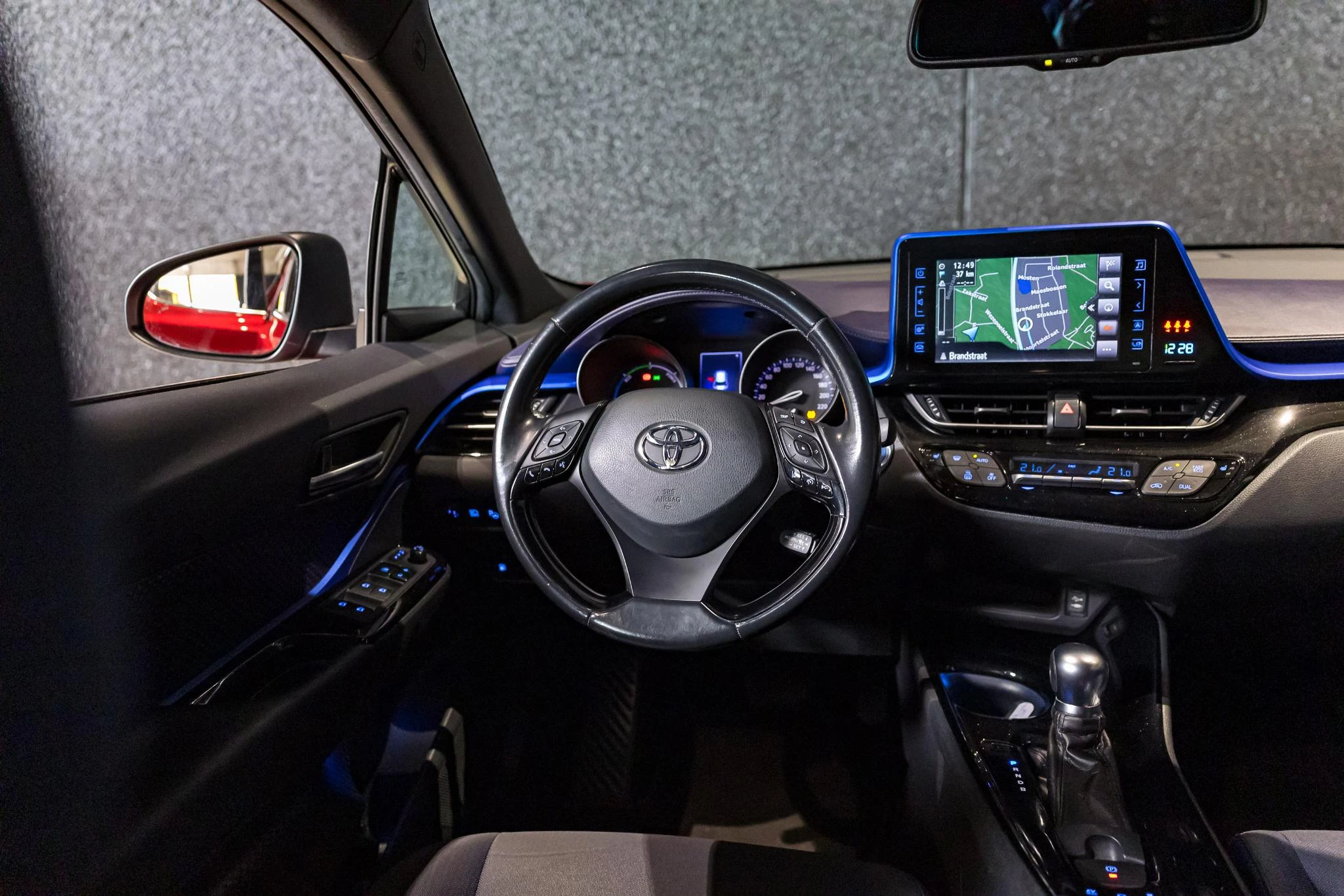 Toyota-C-HR-image-14