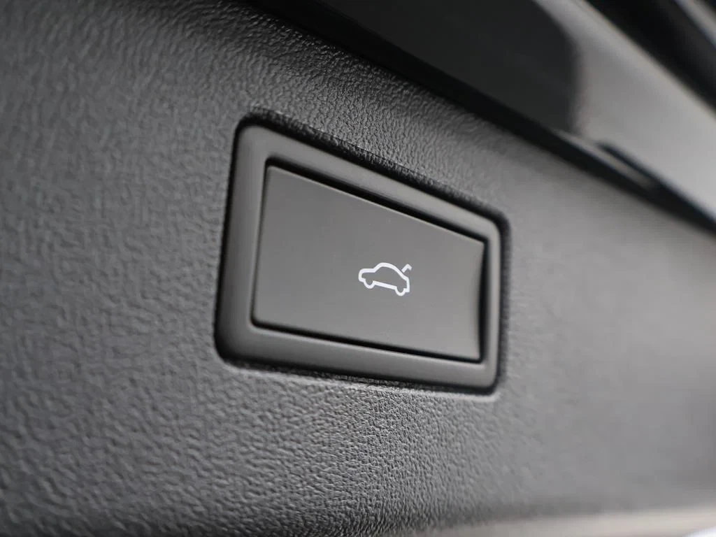 Volkswagen-Tiguan-image-12