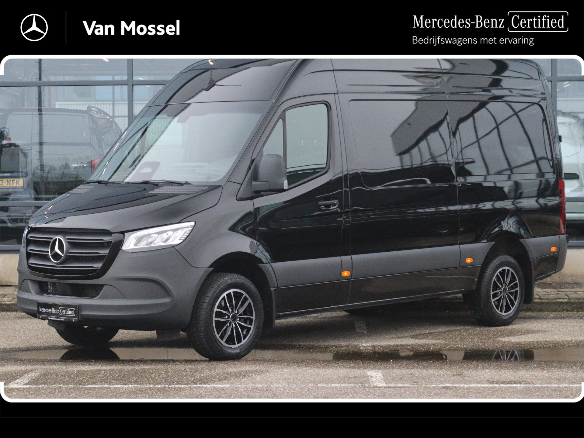 Mercedes-Benz-Sprinter-image-0
