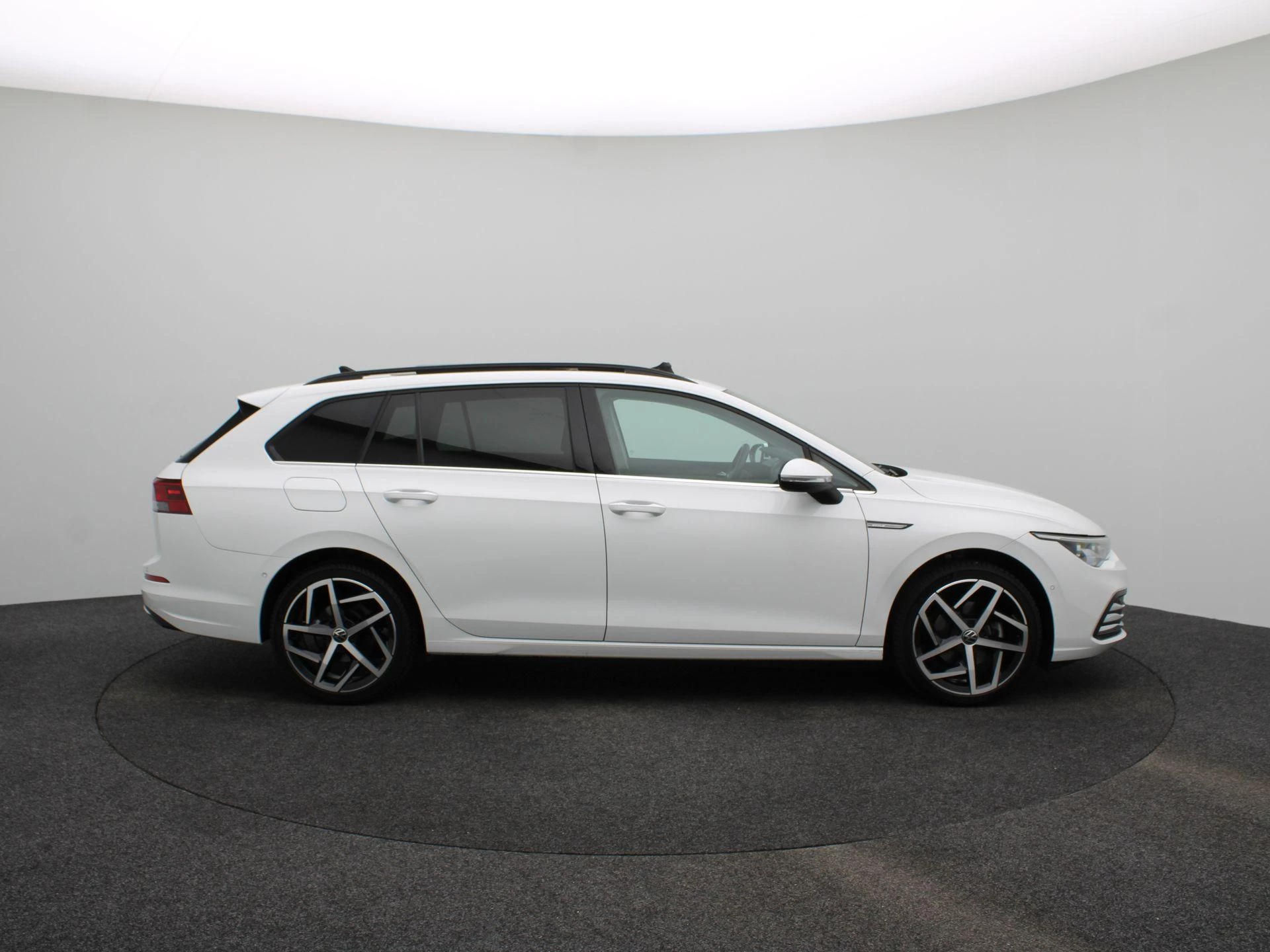 Volkswagen Golf Variant 1.5 eTSI R-Line Business