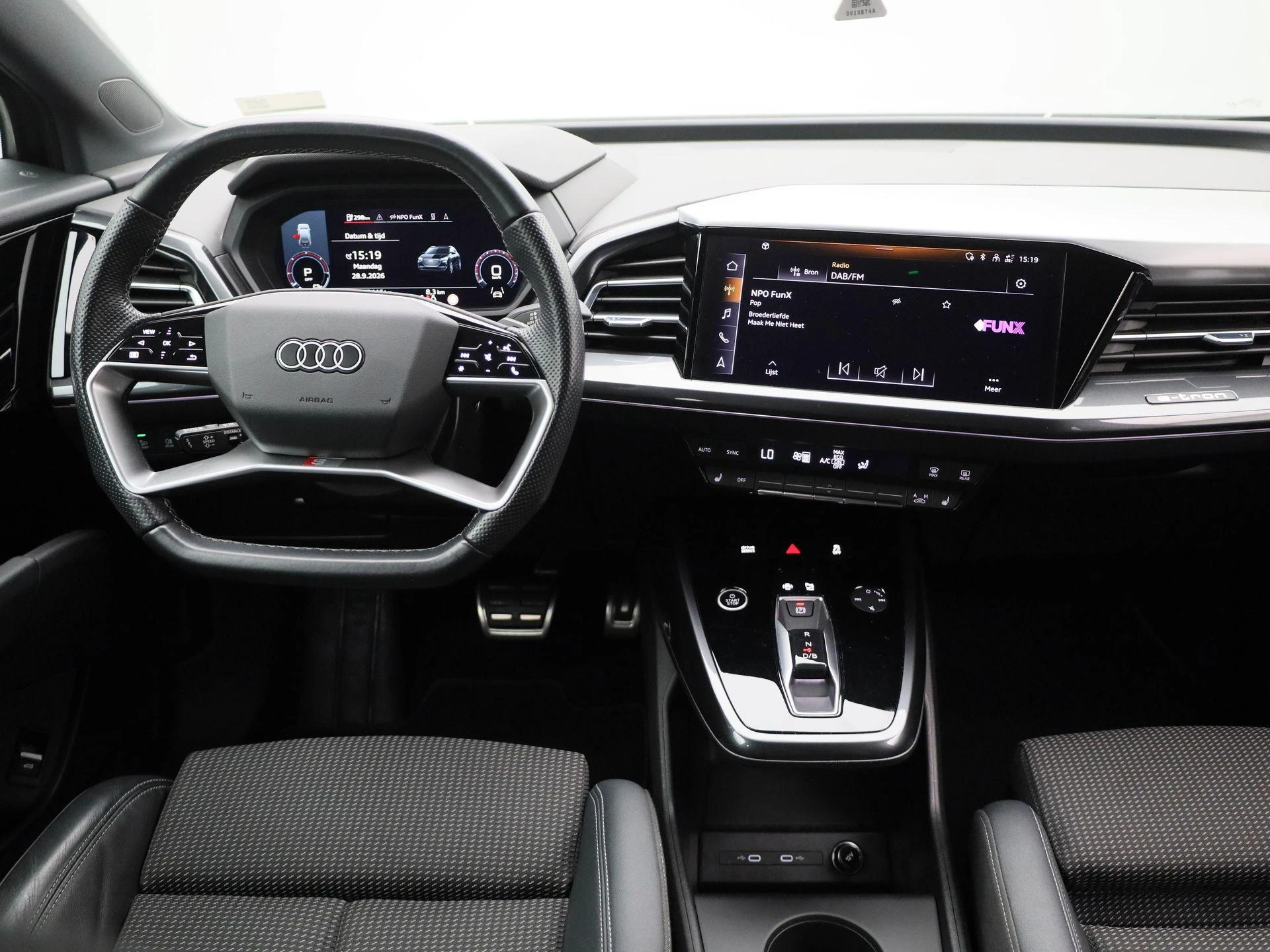Audi-Q4 e-tron-image-6