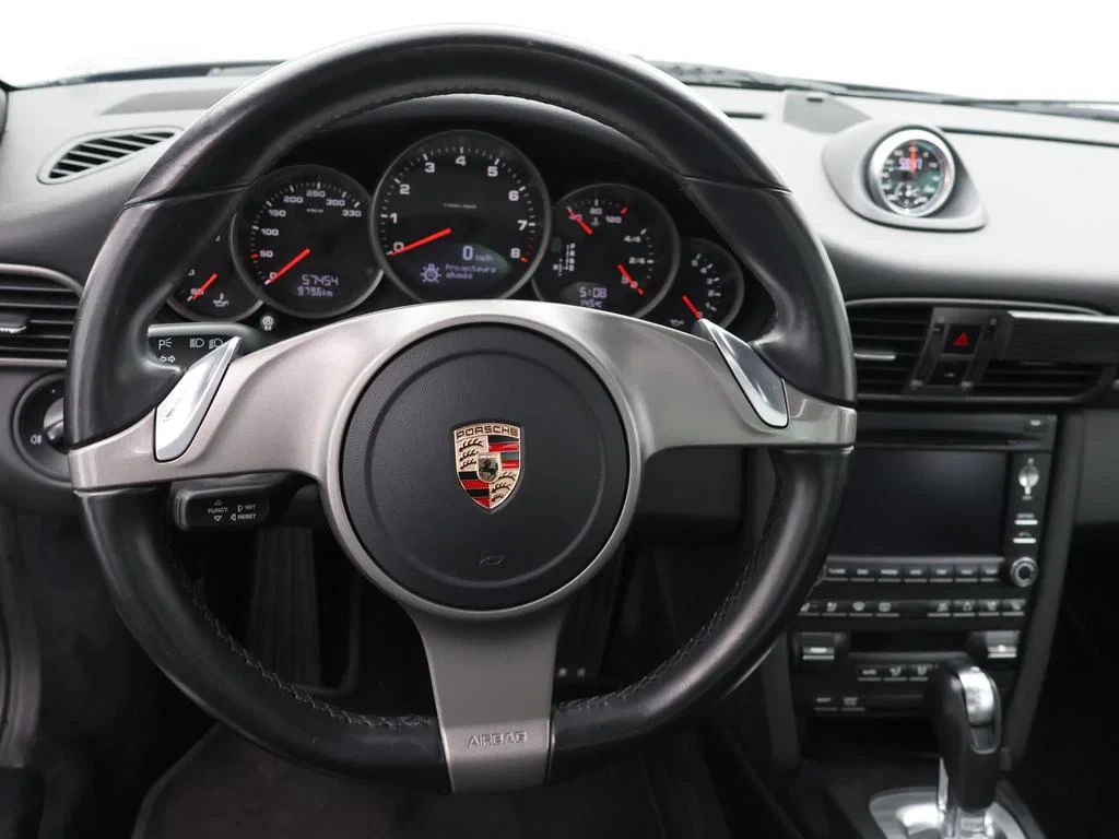 Porsche-911-image-16