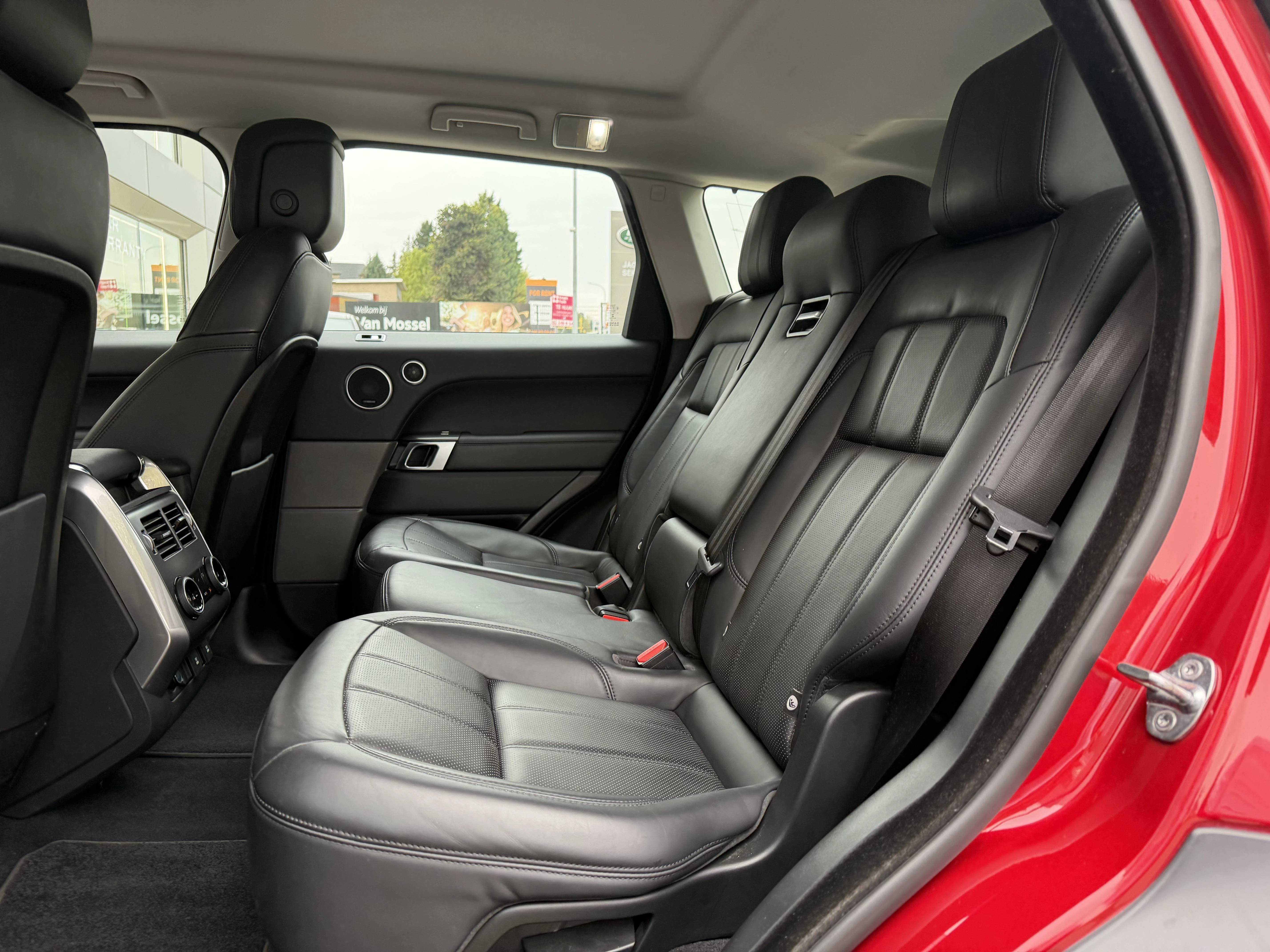 Land Rover-Range Rover Sport-image-12