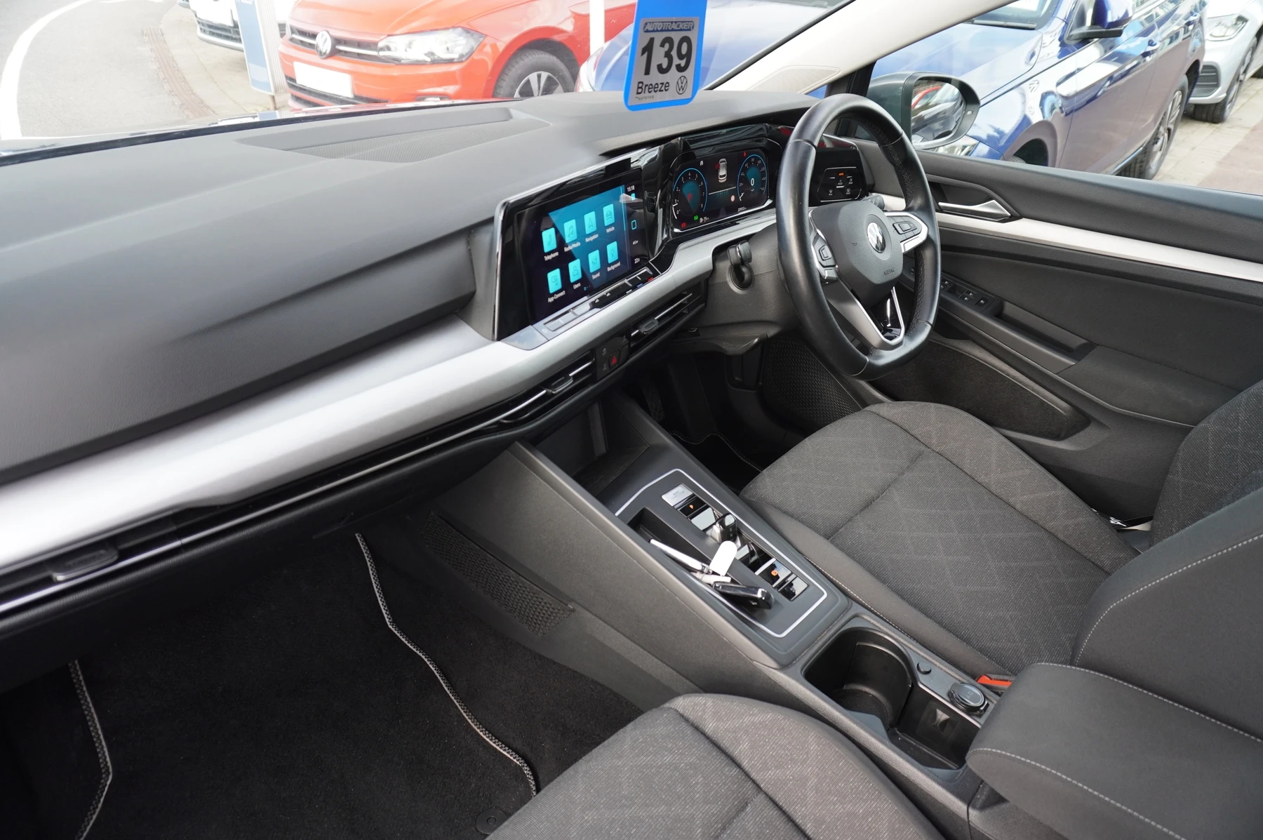 Volkswagen-Golf-image-1