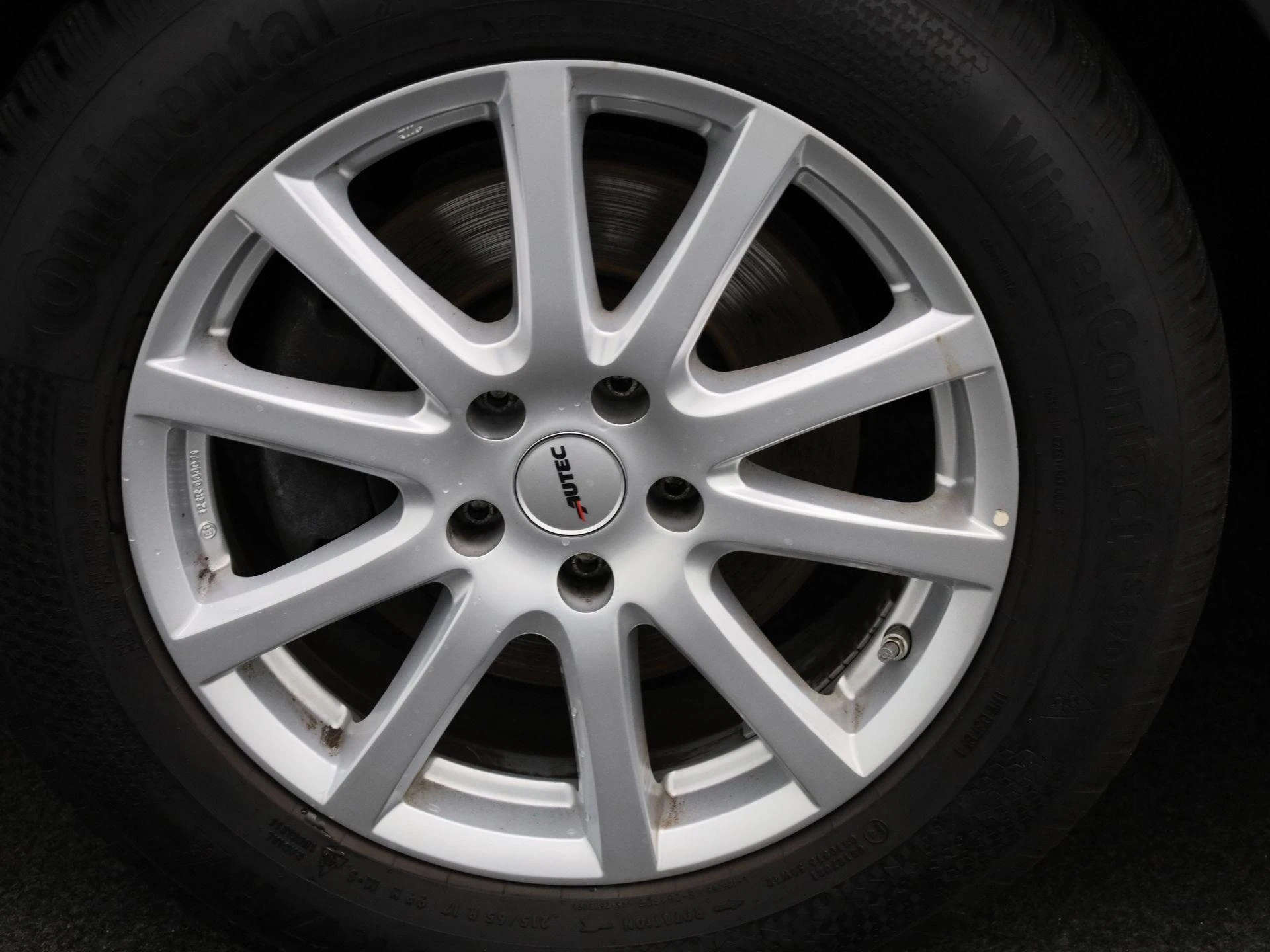 Volkswagen-Tiguan-image-12