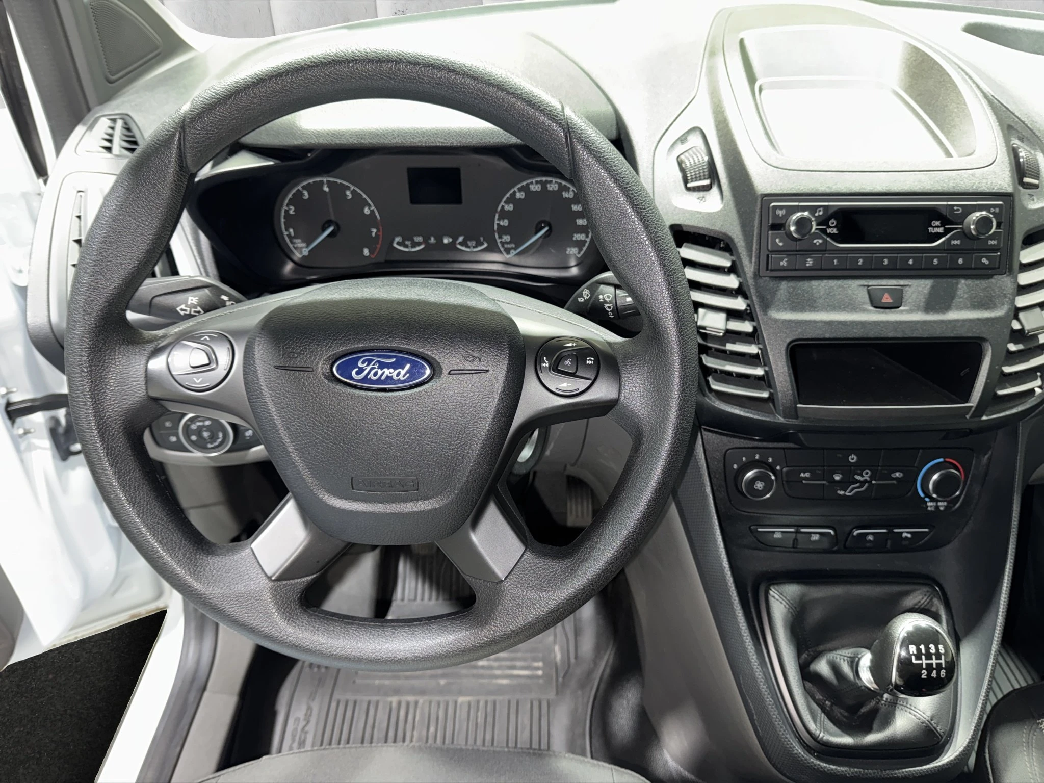 Ford-Transit Connect-image-10