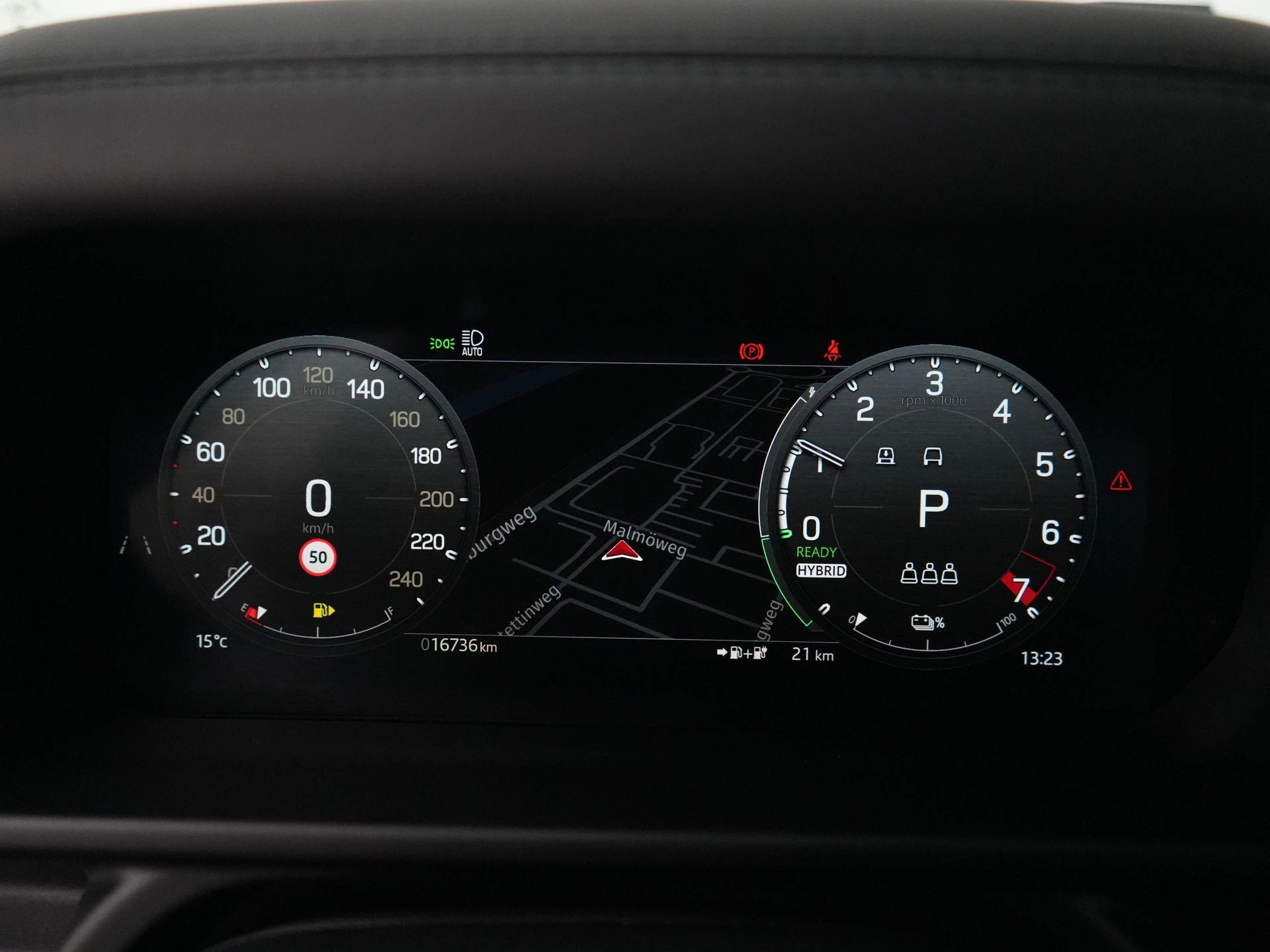 Land Rover-Defender-image-9