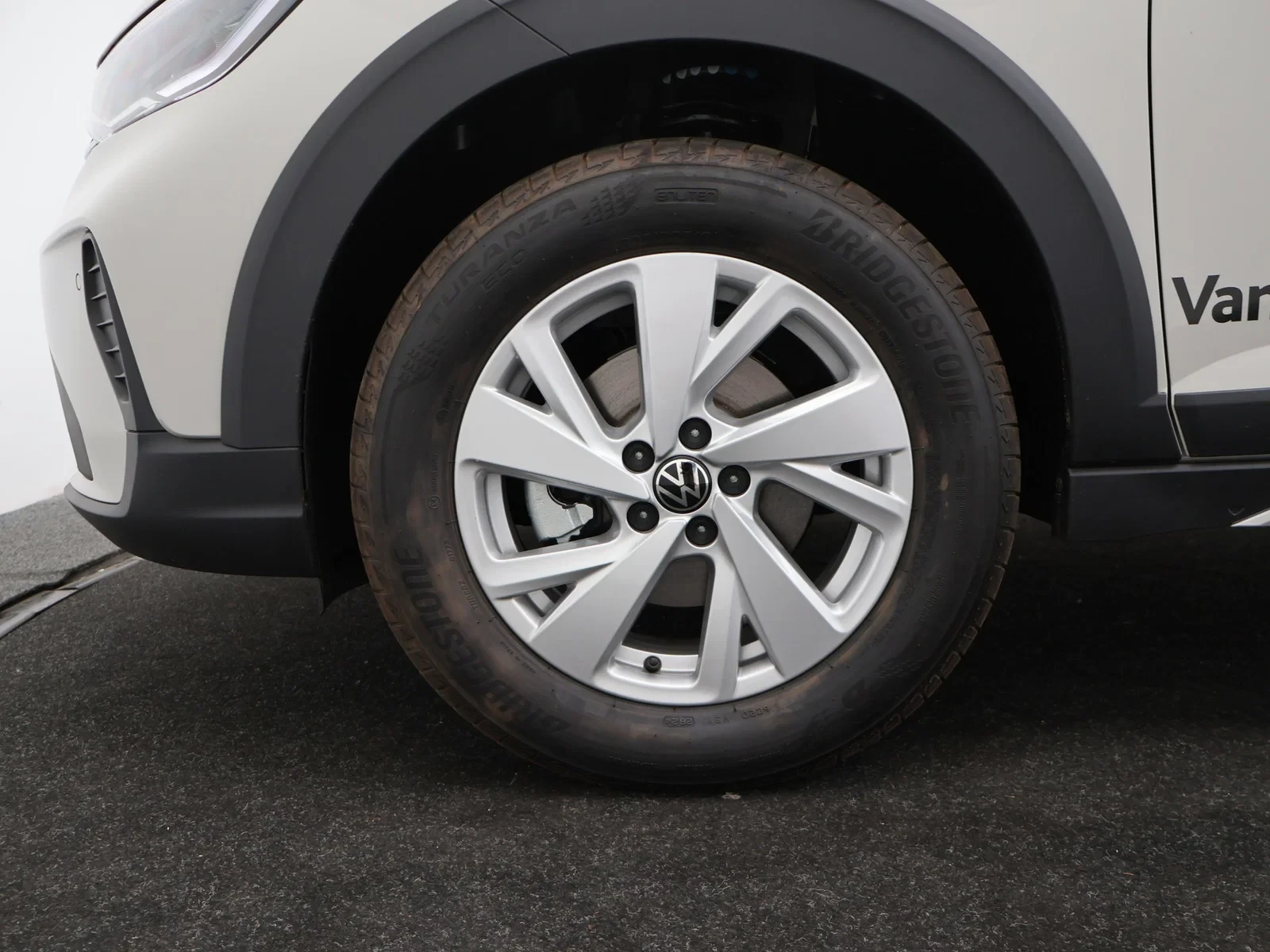 Volkswagen-Taigo-image-18
