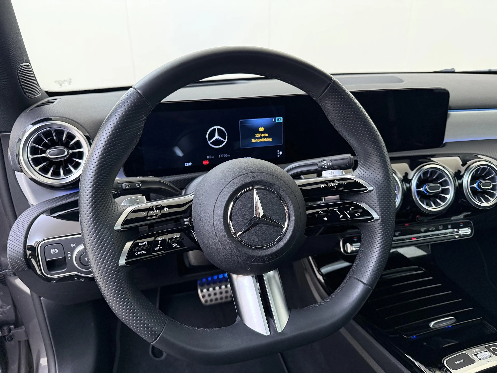 Mercedes-Benz-A-Klasse-image-9
