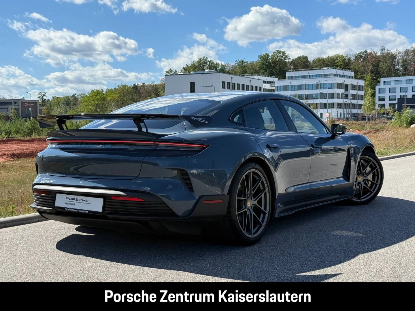 Porsche-Taycan-image-7
