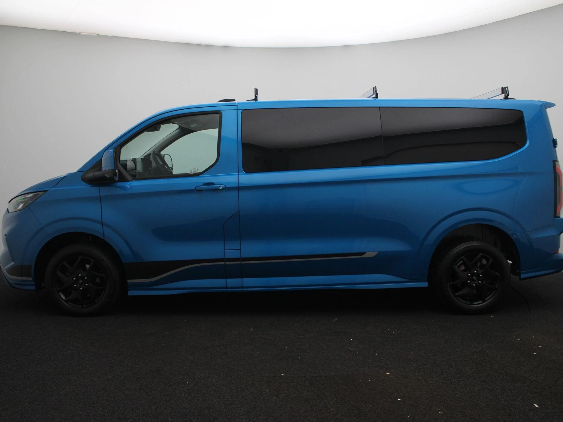 Ford-Transit Custom-image-4