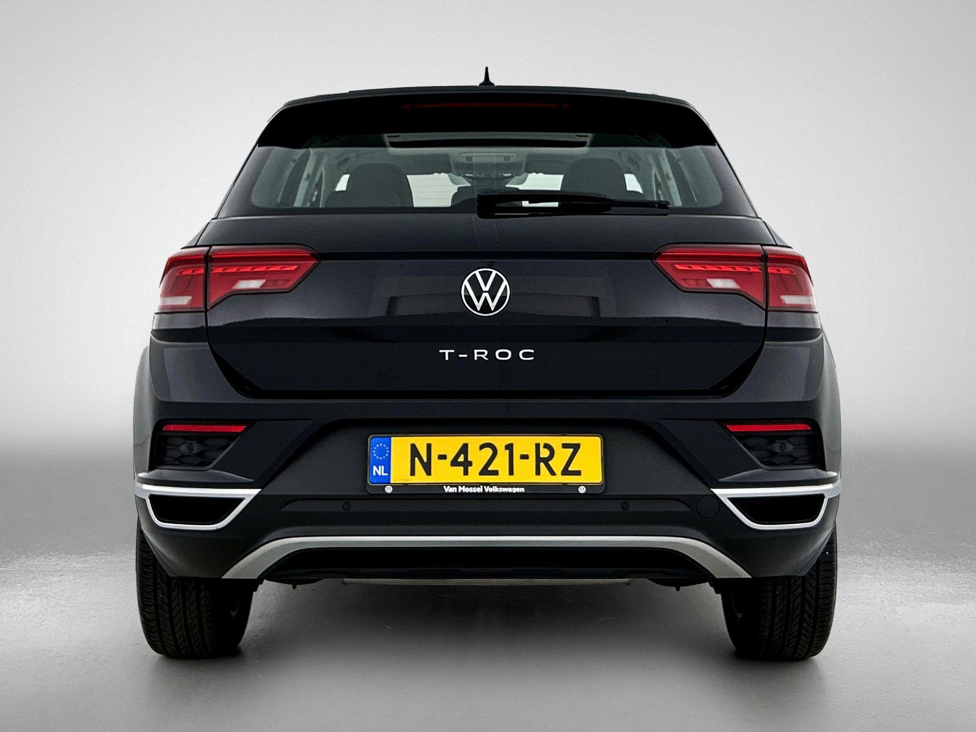 Volkswagen-T-Roc-image-3