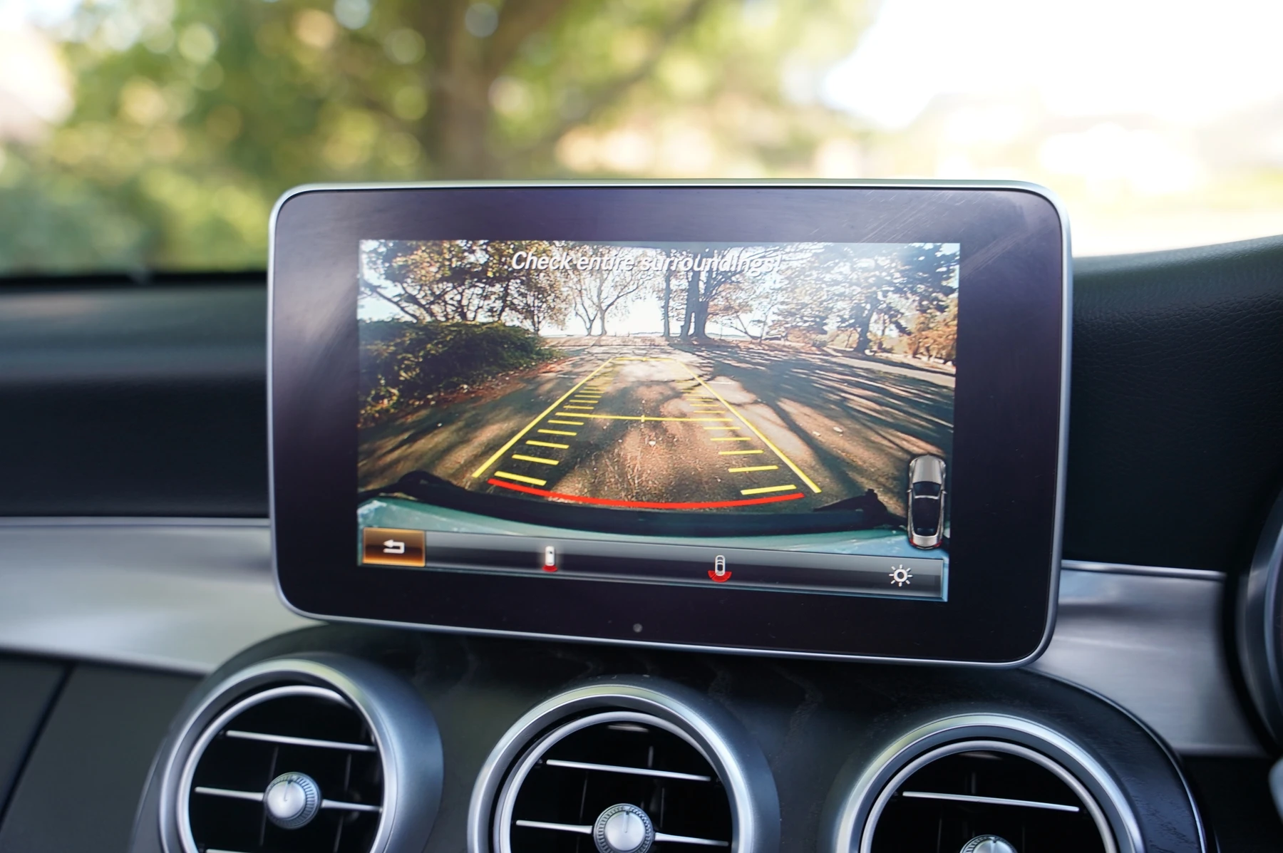 Mercedes-Benz-C-Class-image-24