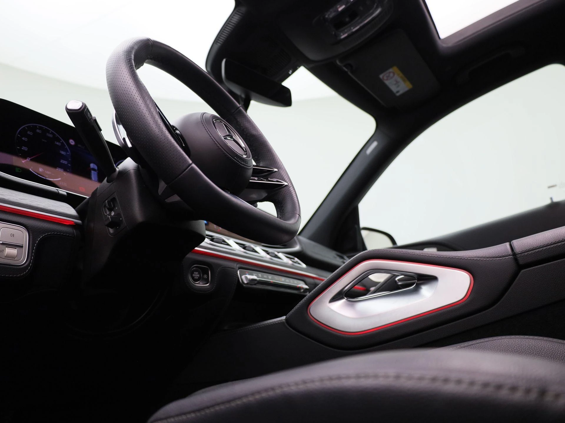 Mercedes-Benz-GLE-image-42