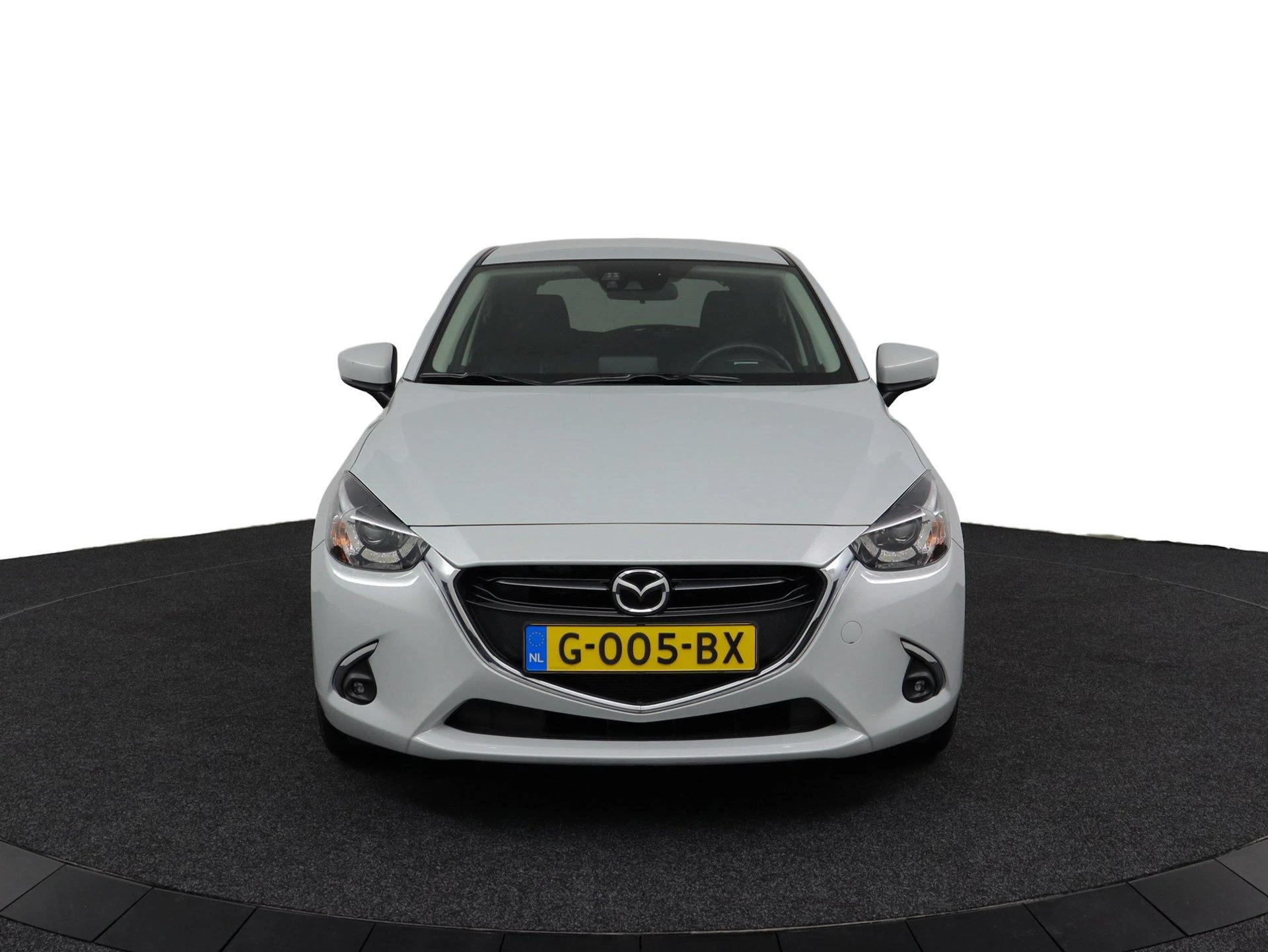 Mazda-2-image-7