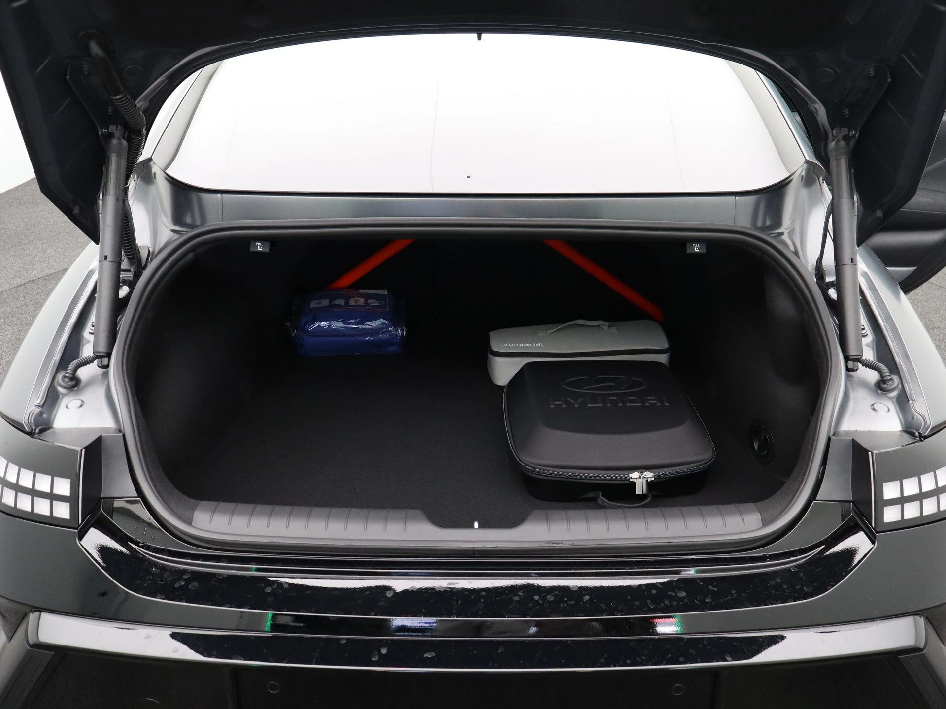 Hyundai-IONIQ 6-image-28