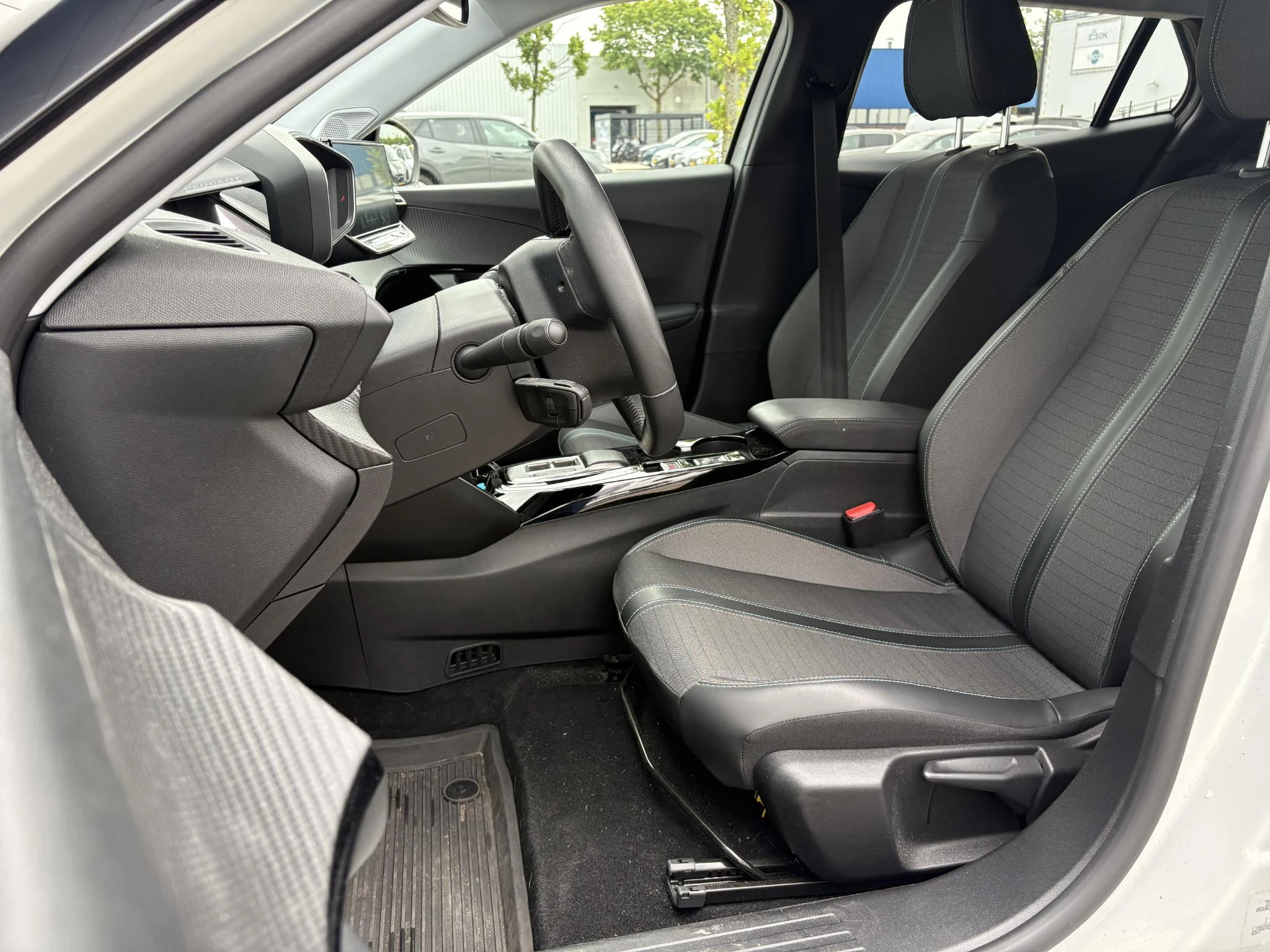 Peugeot e-2008 EV Allure Pack 50 kWh
