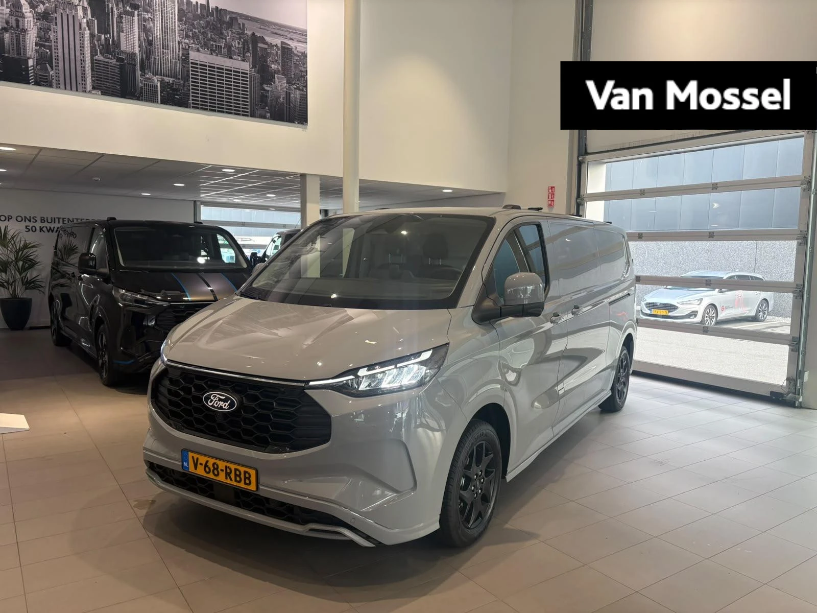 Ford-Transit Custom-image-0