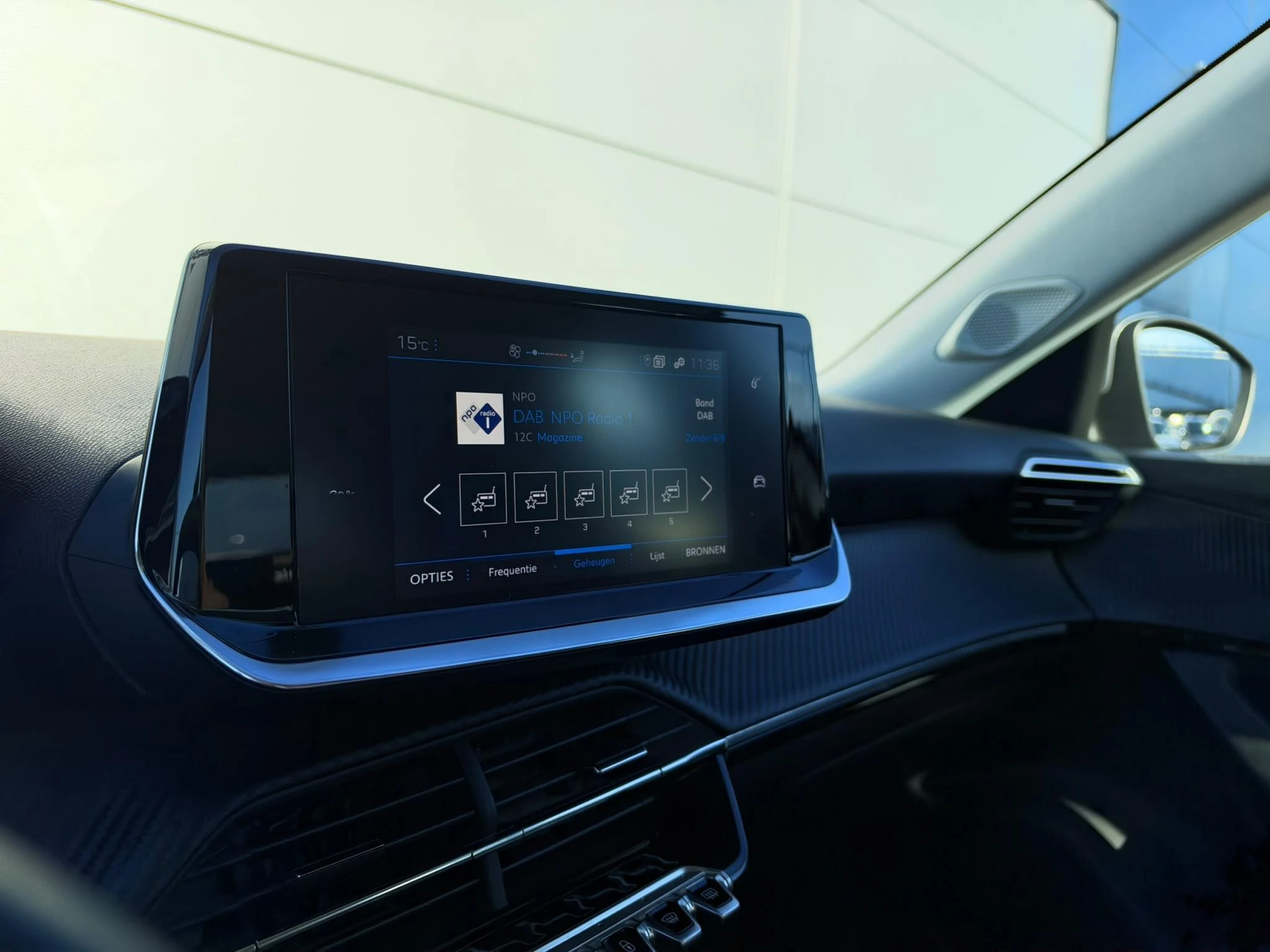 Peugeot-2008-image-14