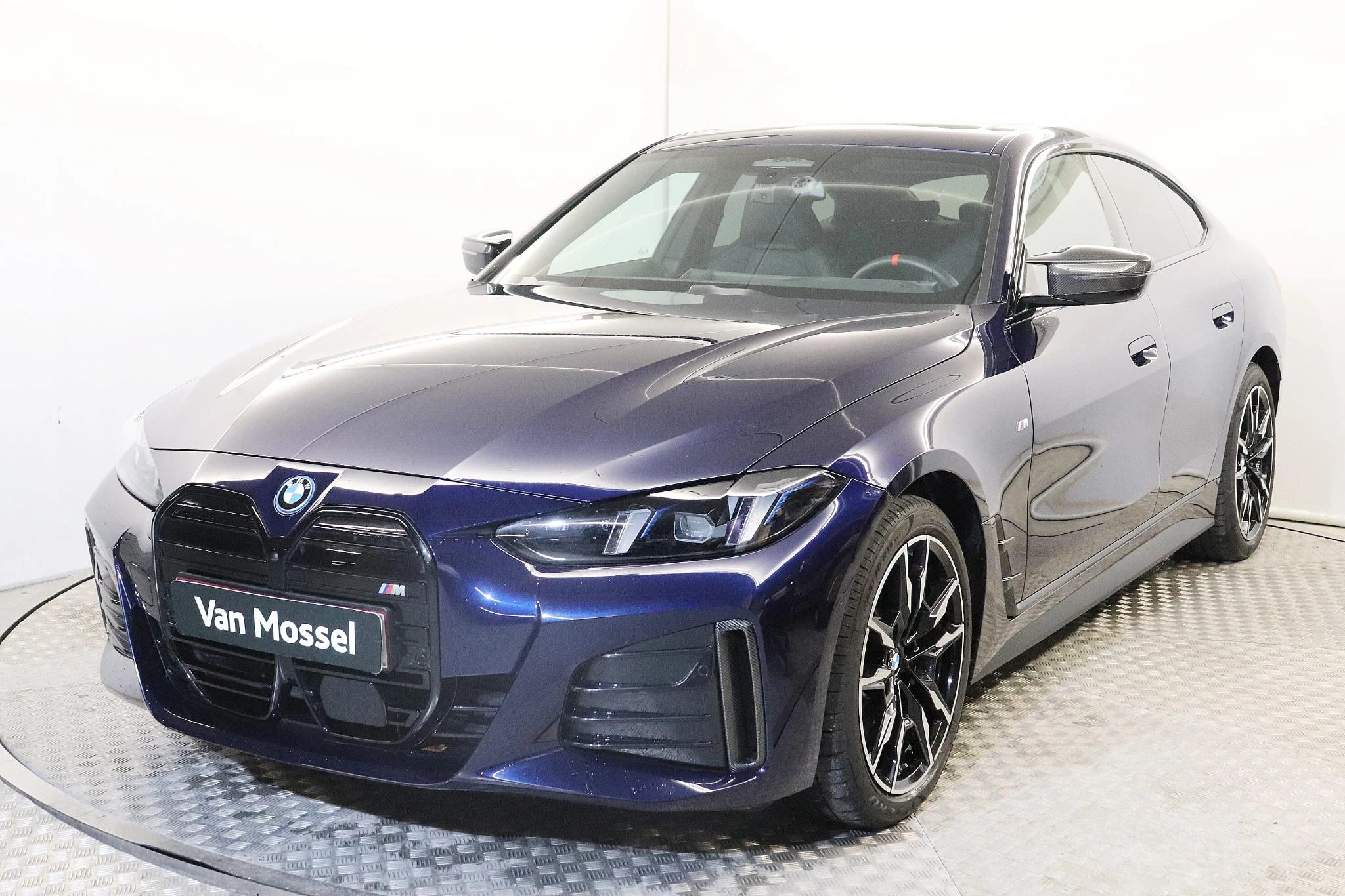 BMW-i4-image-0