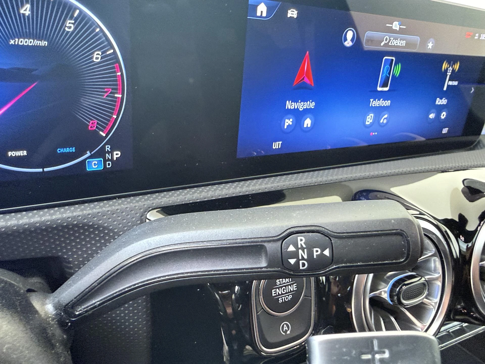 Mercedes-Benz-CLA-image-13