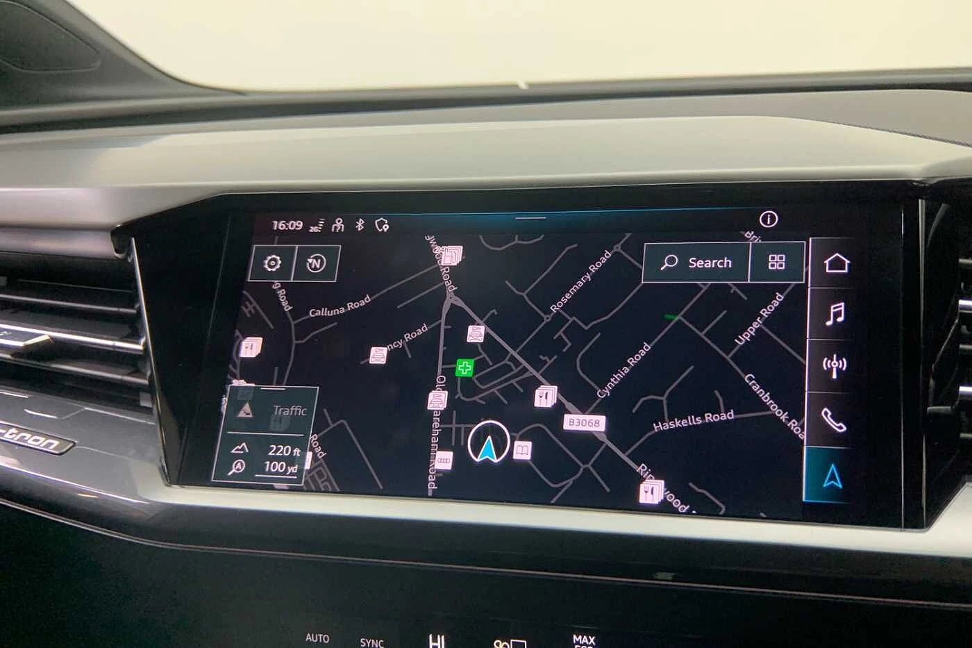 Audi-Q4 e-tron-image-13