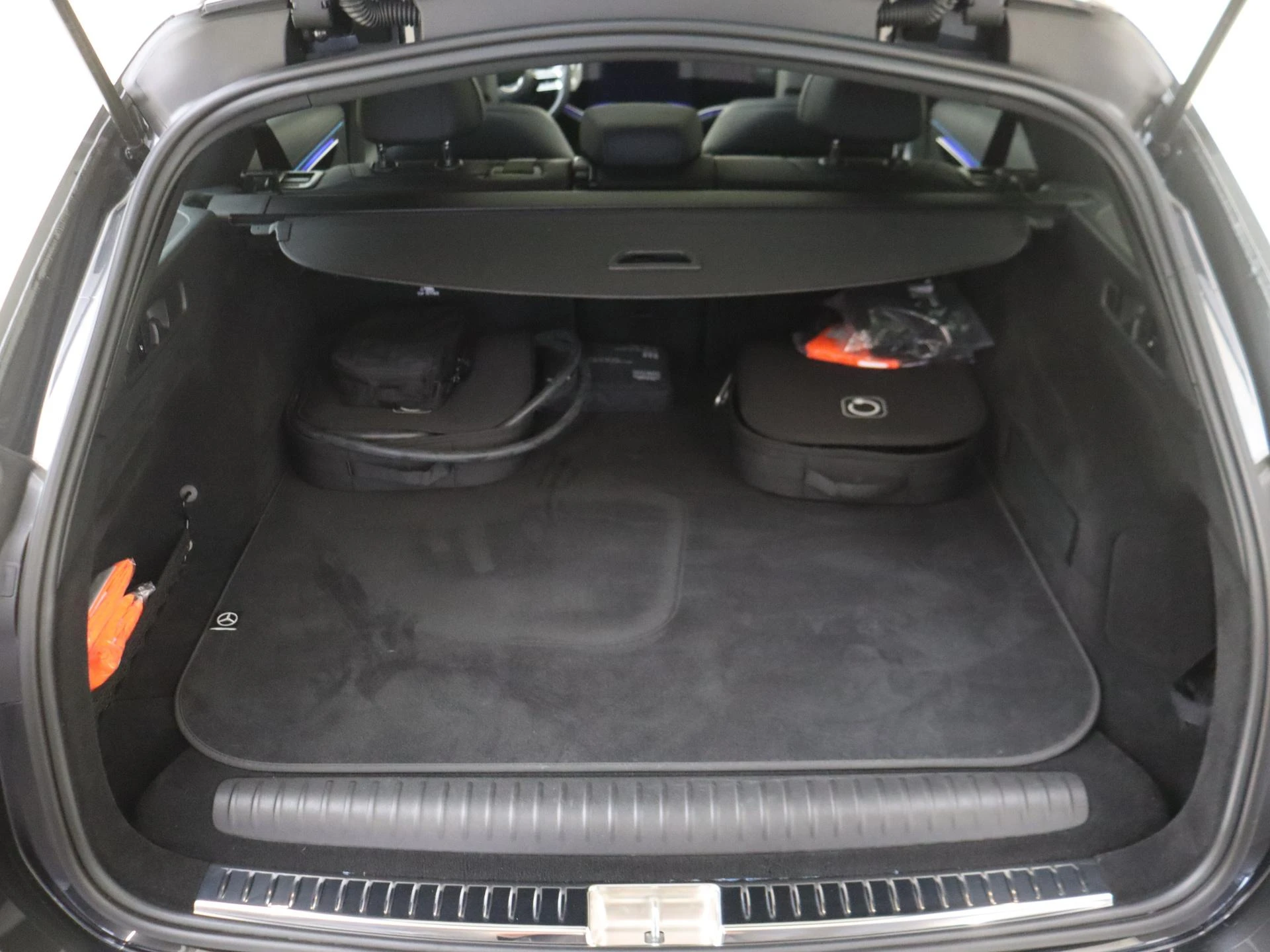 Mercedes-Benz-E-Klasse-image-29