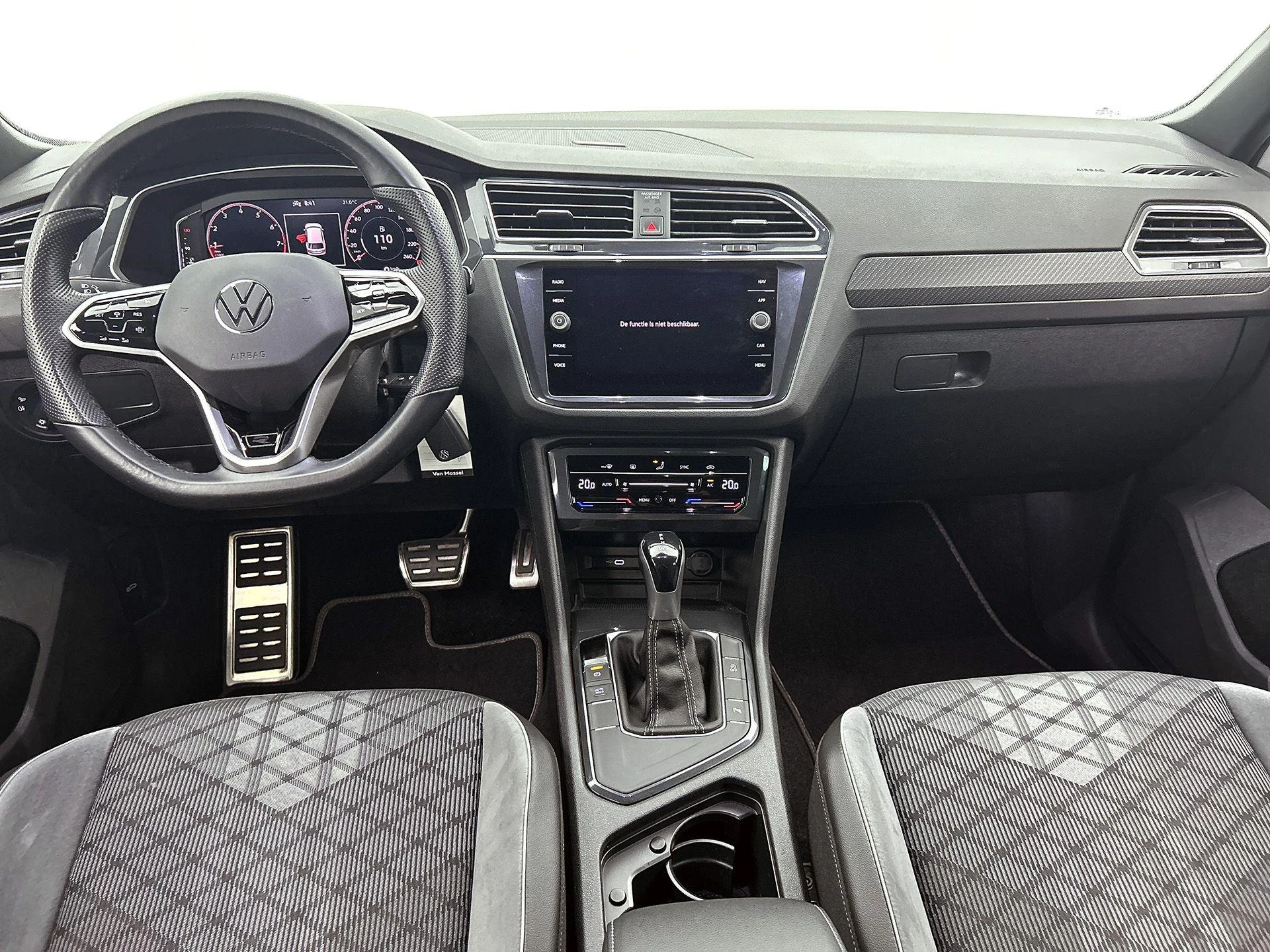 Volkswagen-Tiguan-image-20