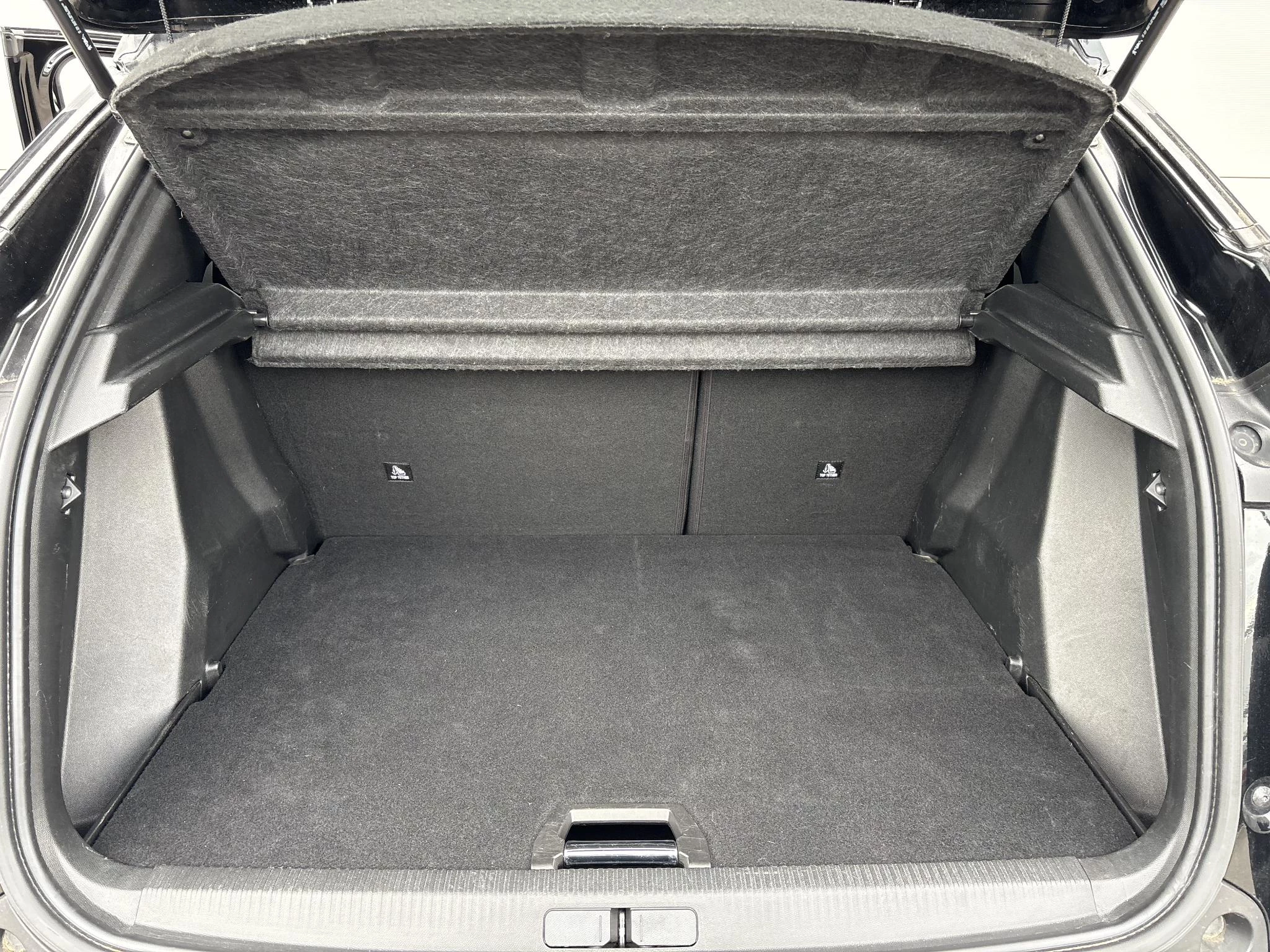 Peugeot 2008 1.2 PureTech Blue Lease Allure