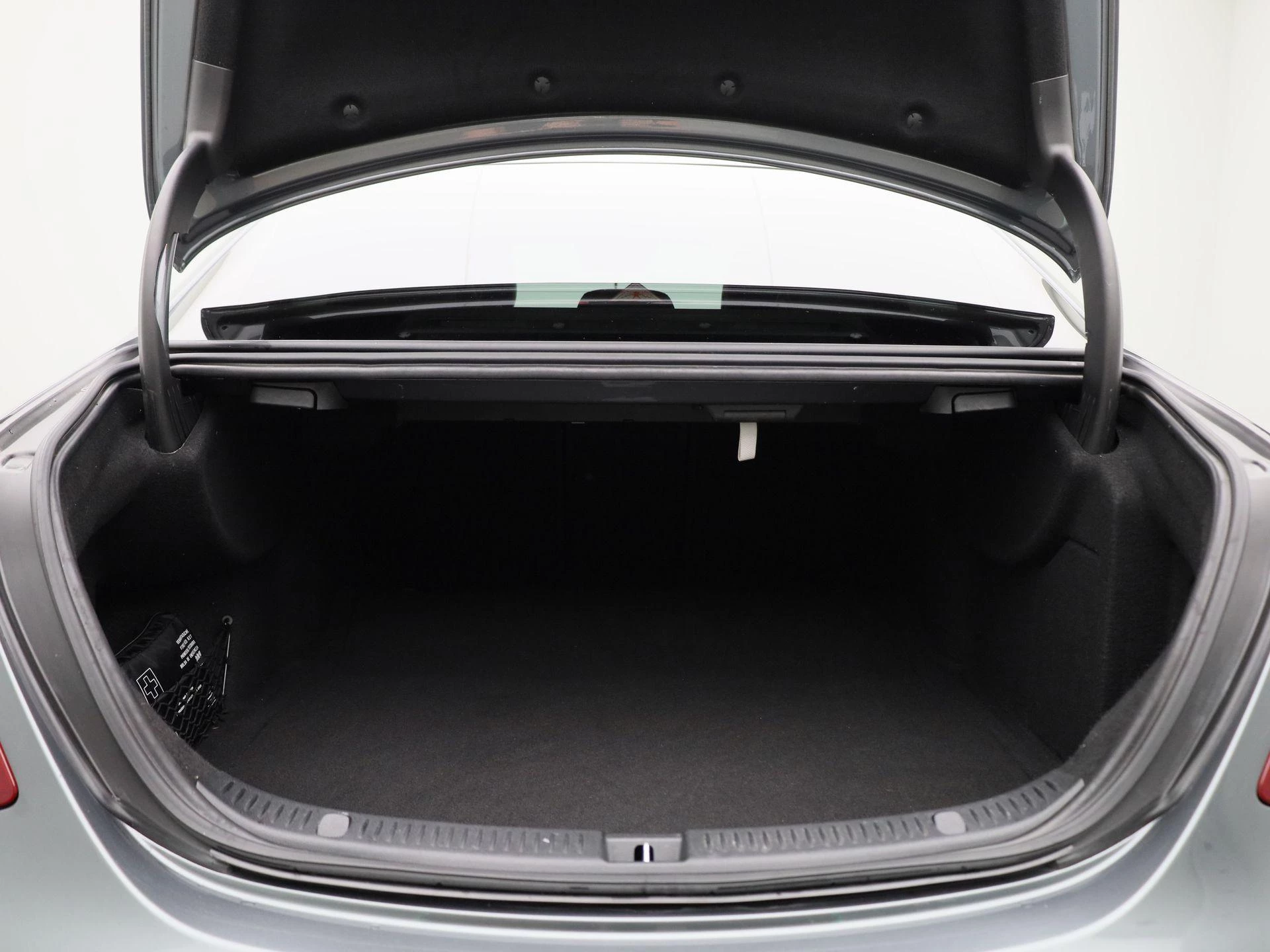 Mercedes-Benz-E-Klasse-image-13