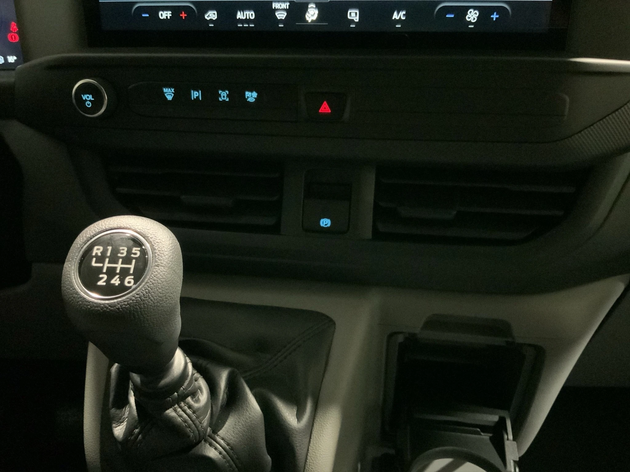 Ford-Transit Custom-image-12