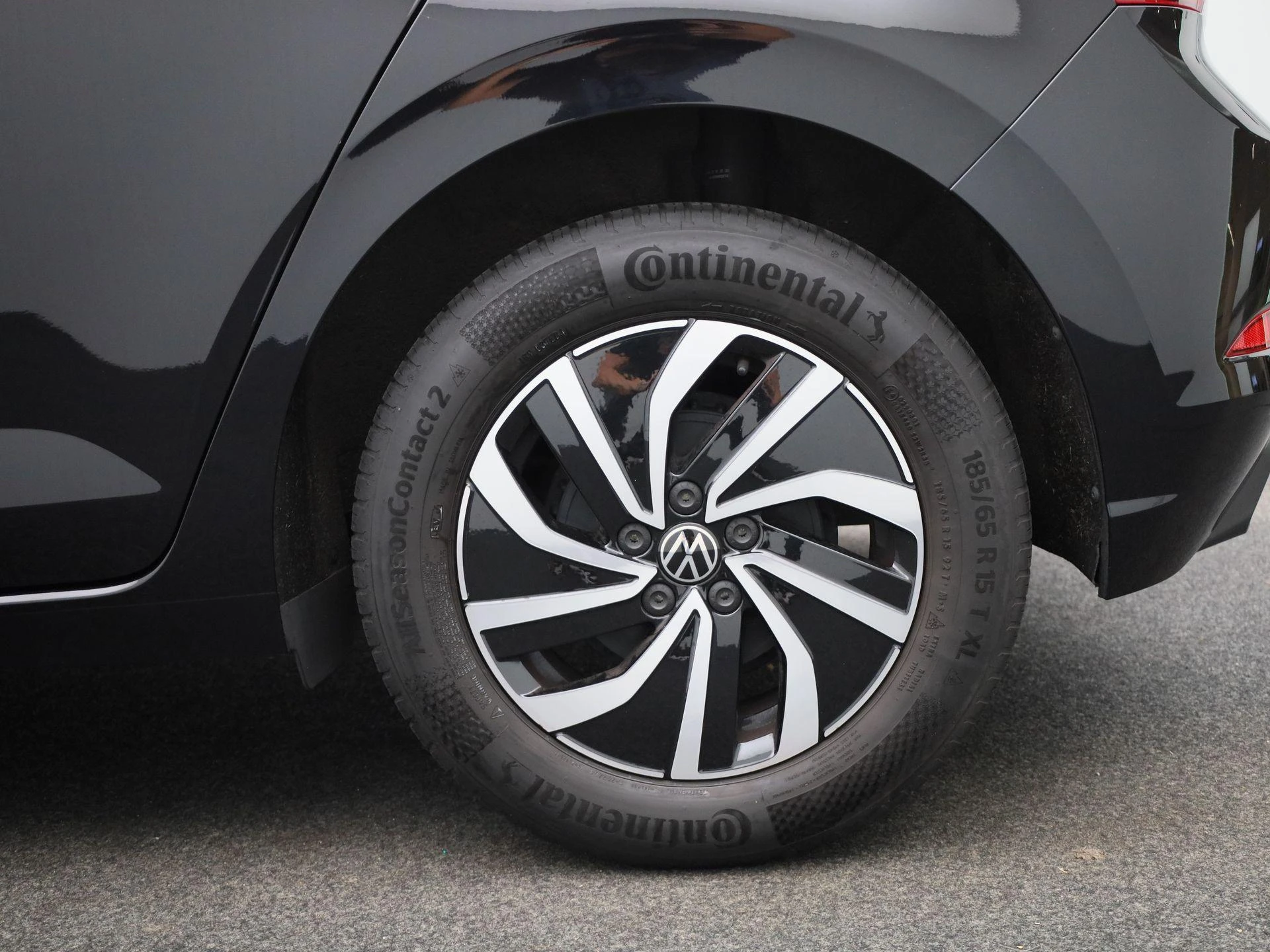 Volkswagen-Polo-image-12