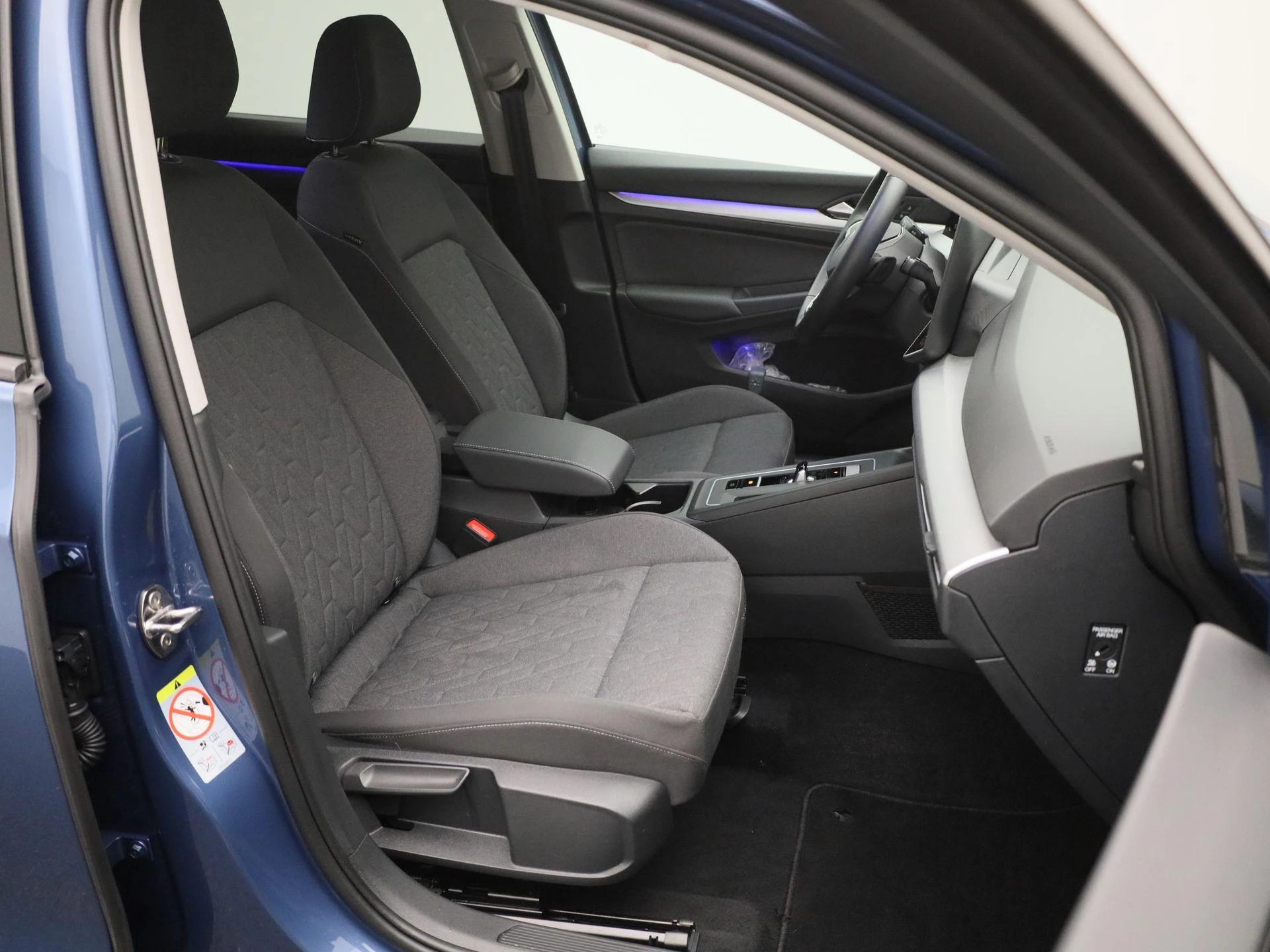 Volkswagen-Golf-image-31